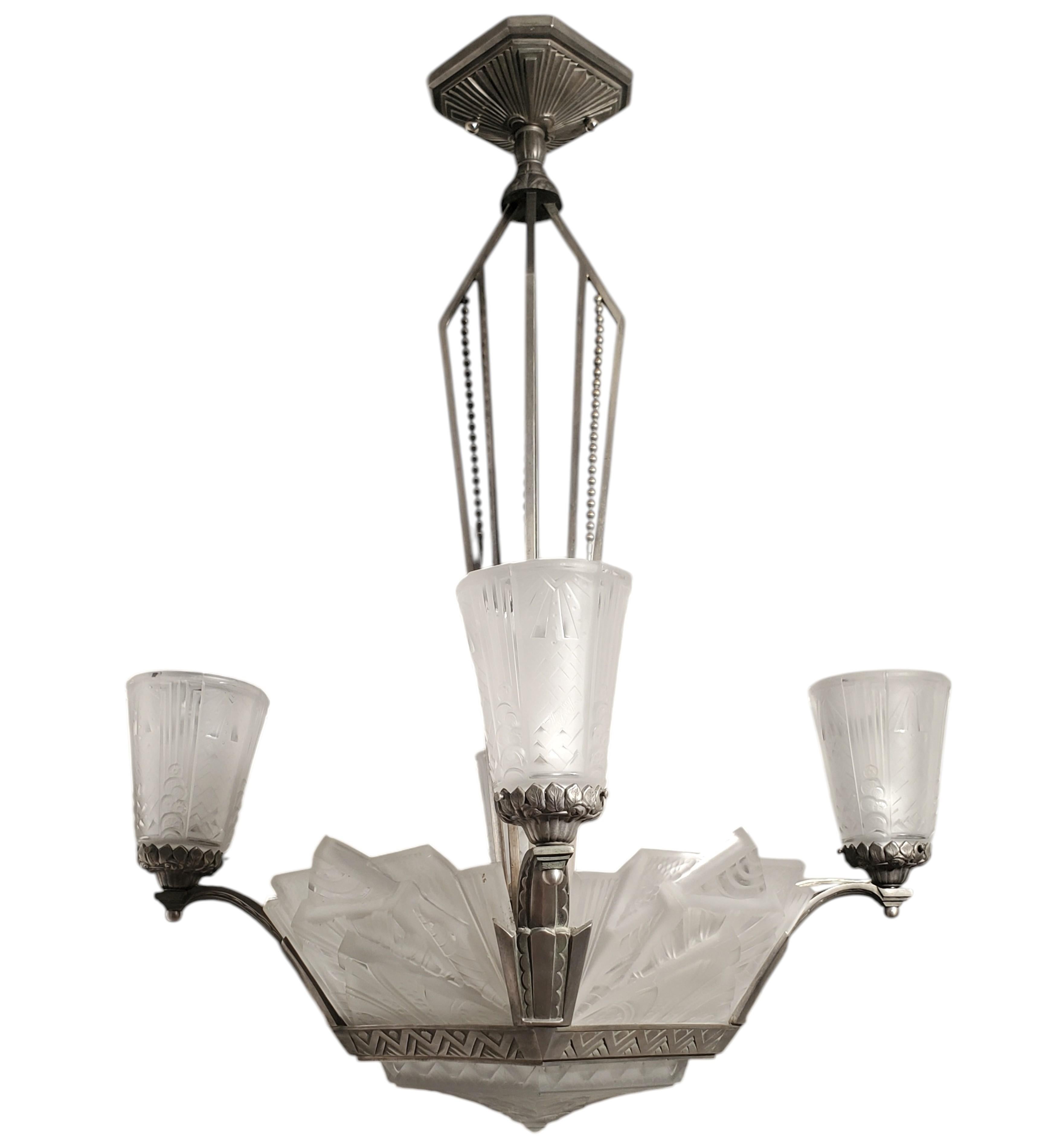 French Art Deco chandelier signed Muller Frères Luneville For Sale 7