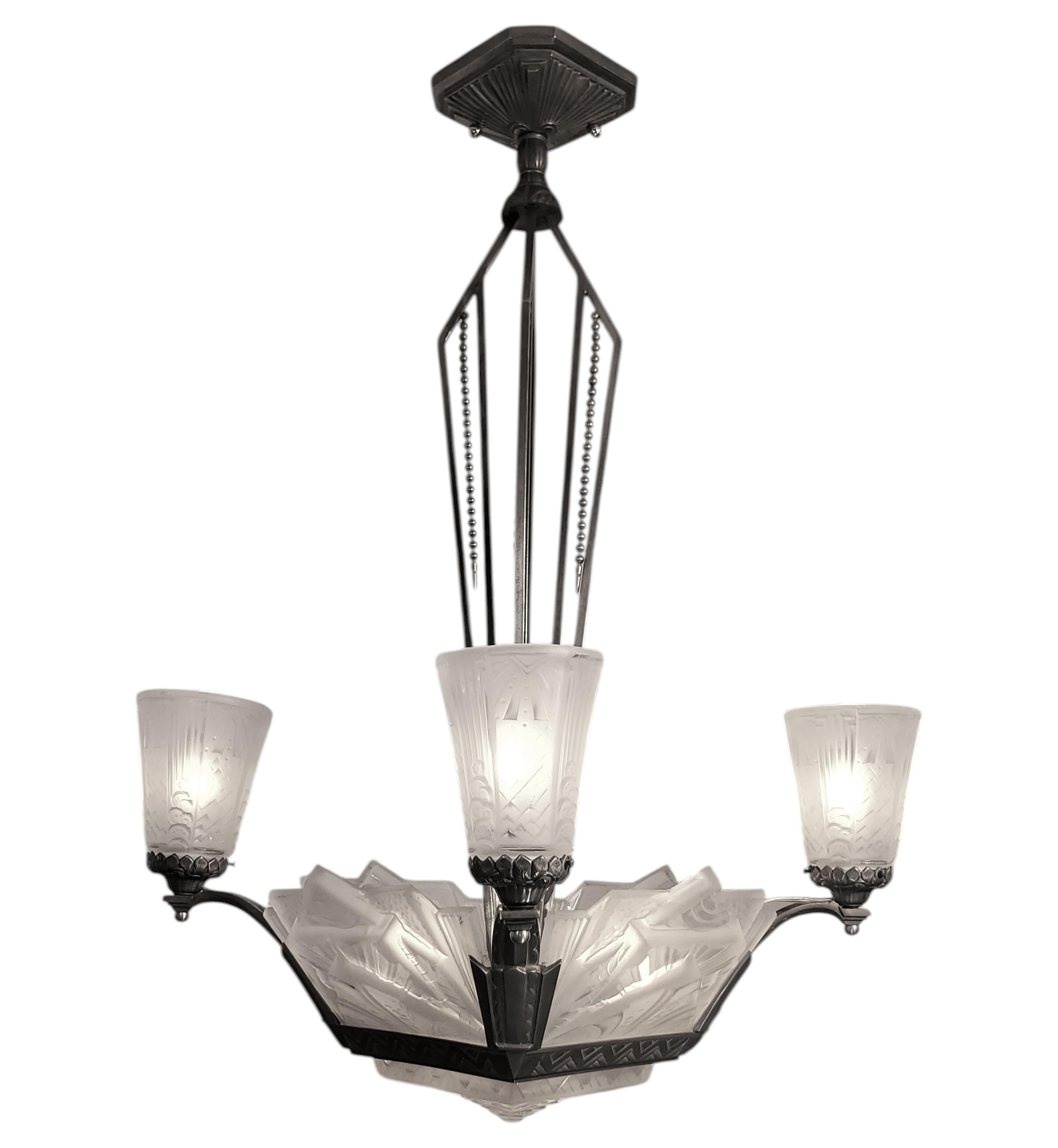French Art Deco chandelier signed Muller Frères Luneville For Sale 14