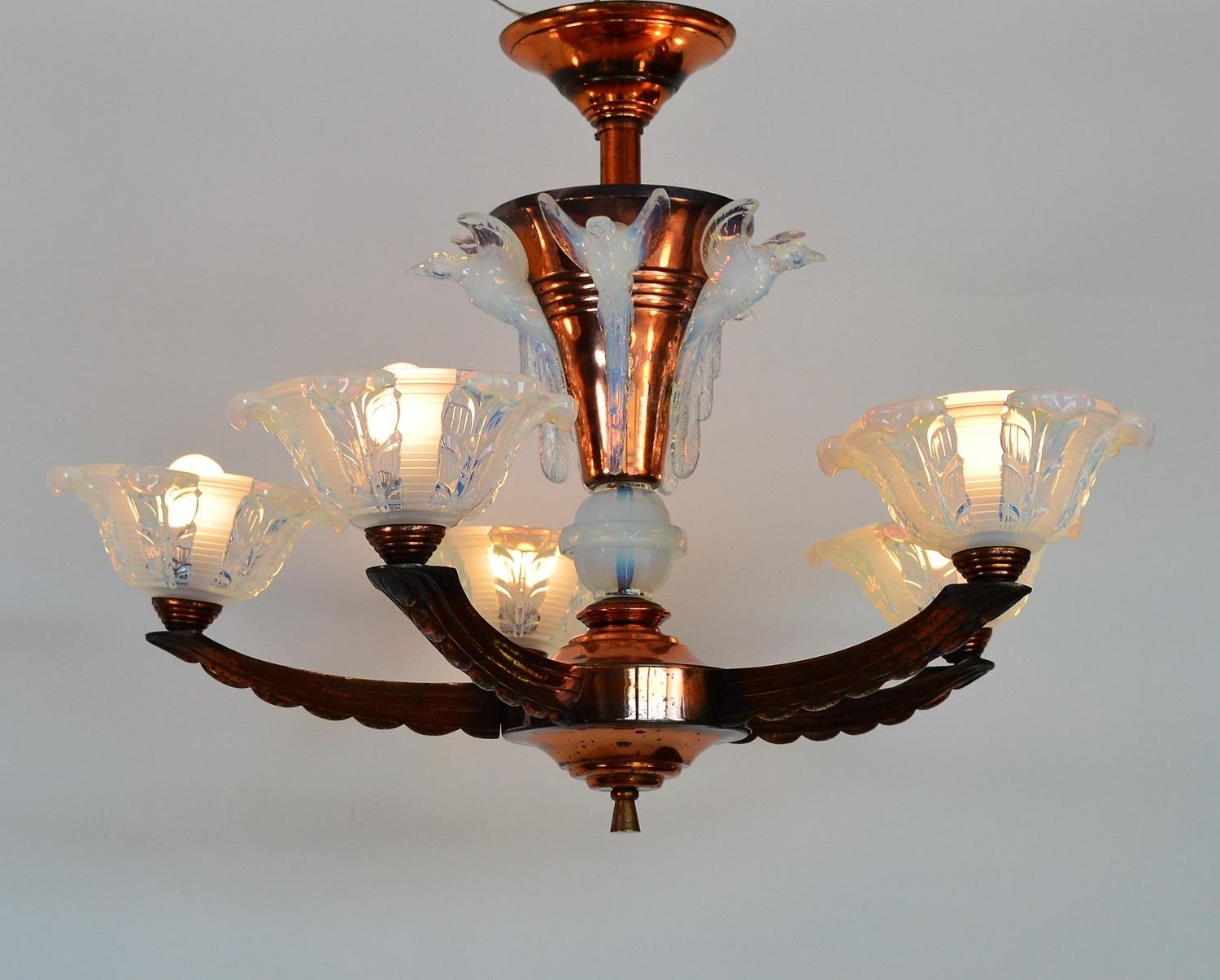 French Art Deco Chandelier with Opaline Glasses in Bird Shape, 1930s 3