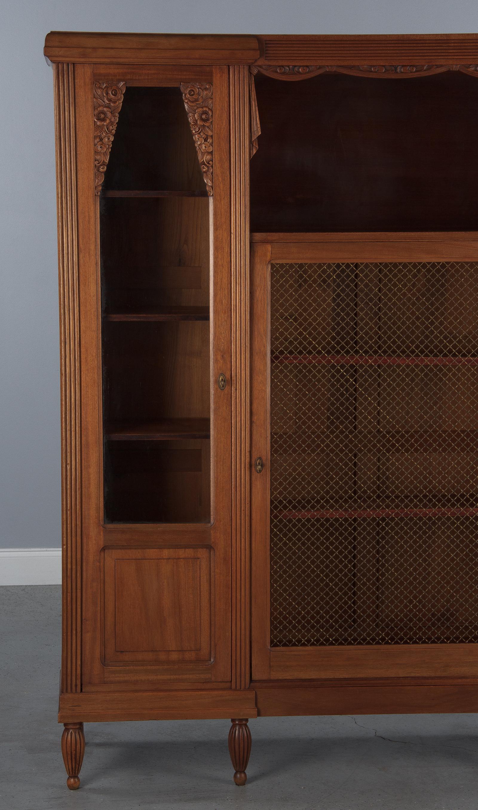 French Art Deco Cherrywood Bookcase, 1930s In Good Condition In Austin, TX
