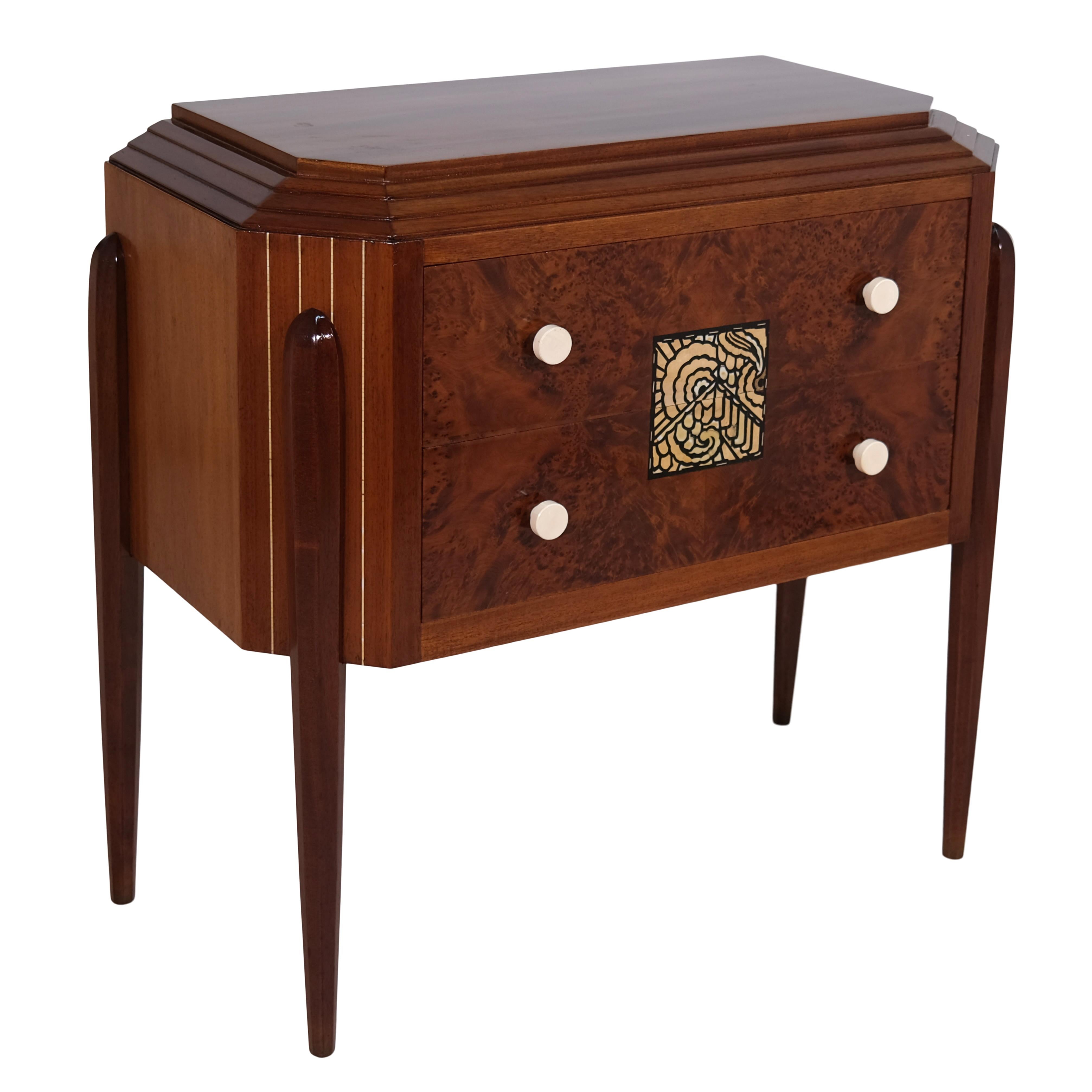 Polished French Art Deco Chest Of Drawers in Mahogany and Thuja with Floral Inlays For Sale