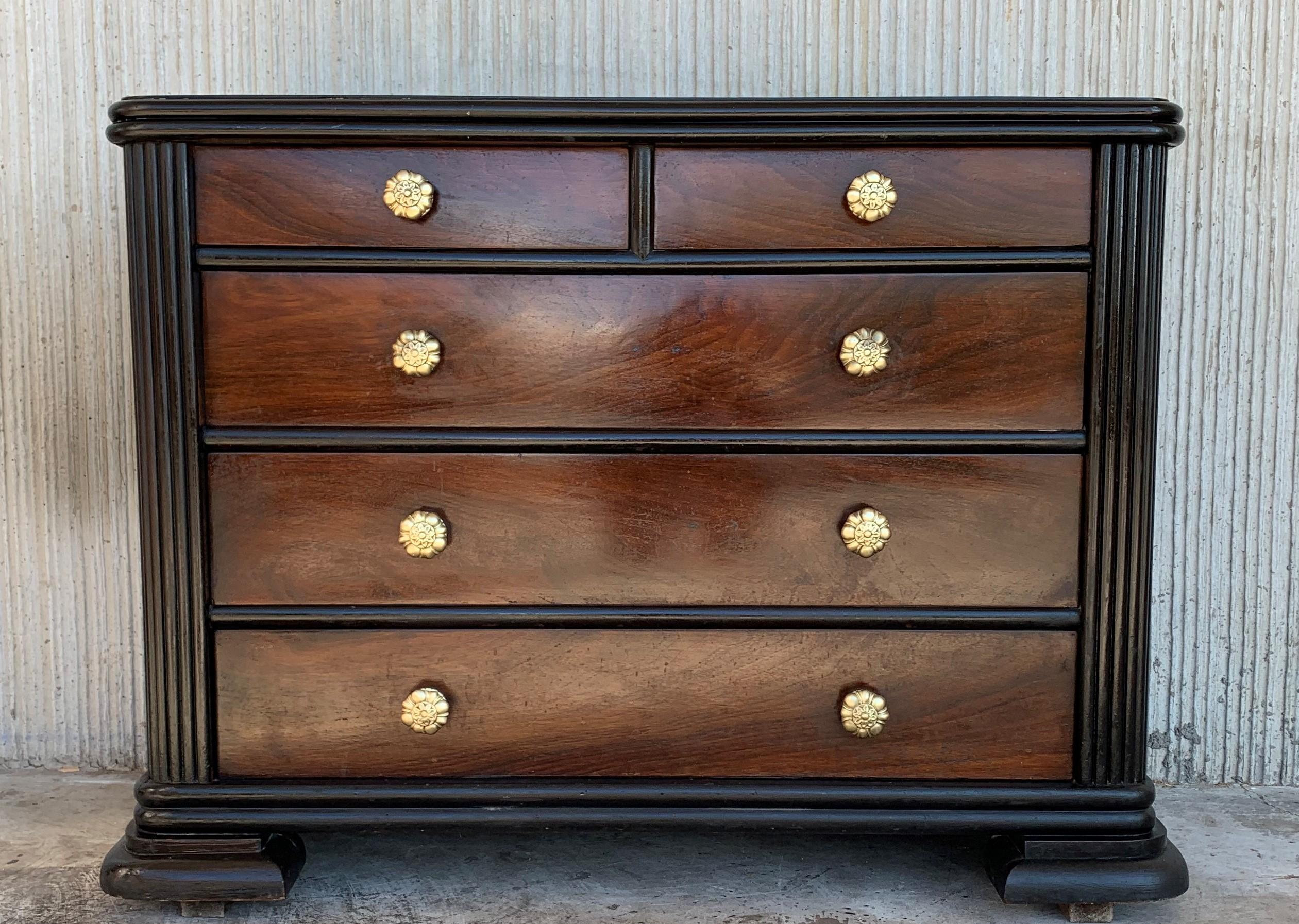 Beautiful burl walnut drawers with original bronze pulls. 
Cabinet is set on ebonized trestle foot and so the side columns.
  

Measure: Height to the top:29.72in.



 