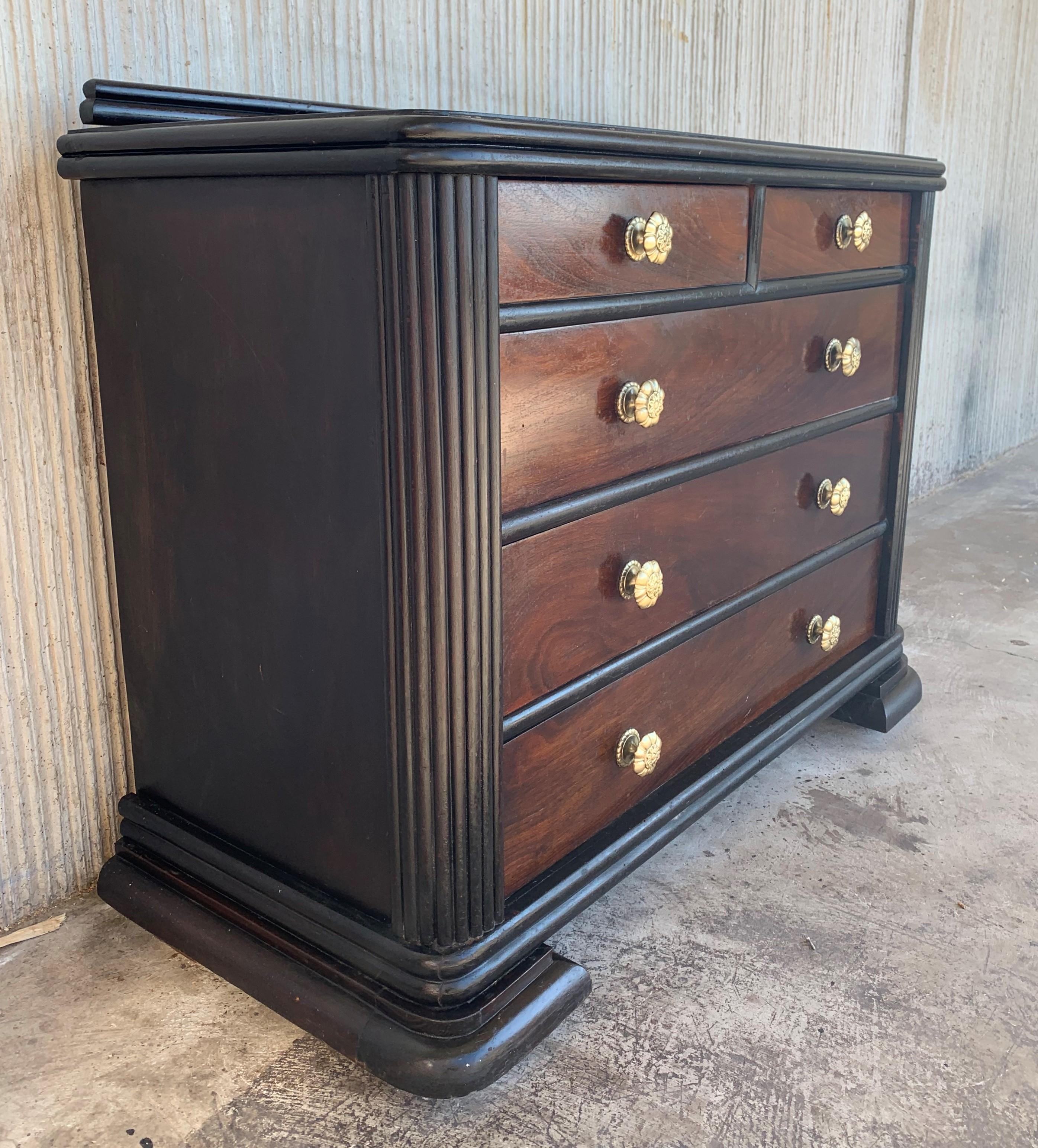 French Art Deco Chest of Drawers with Ebonized Base and Columns In Good Condition For Sale In Miami, FL