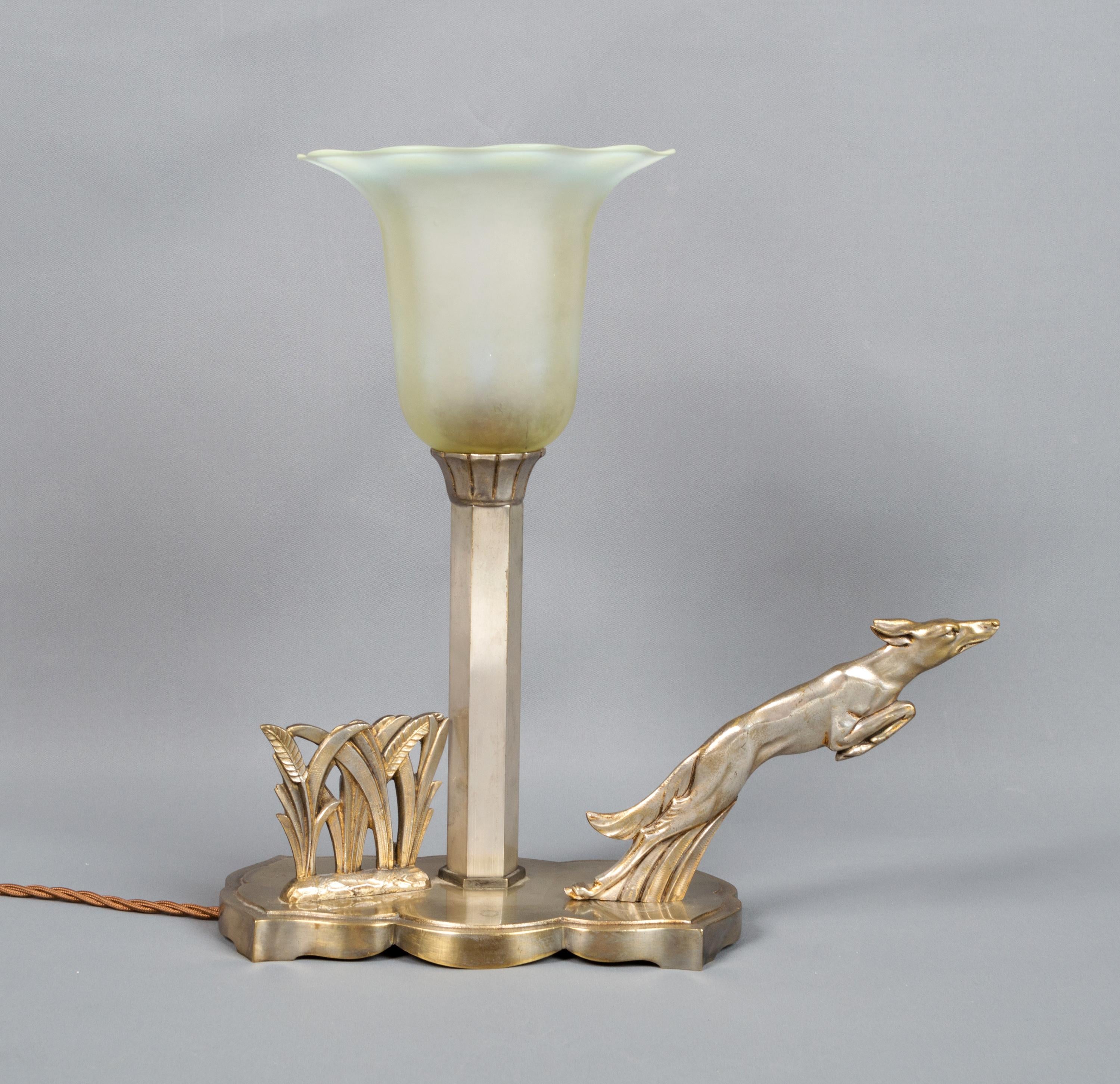French Art Deco Chrome and Glass 'Leaping Hound' Table Lamp Desk Lamp C.1930 In Good Condition For Sale In London, GB