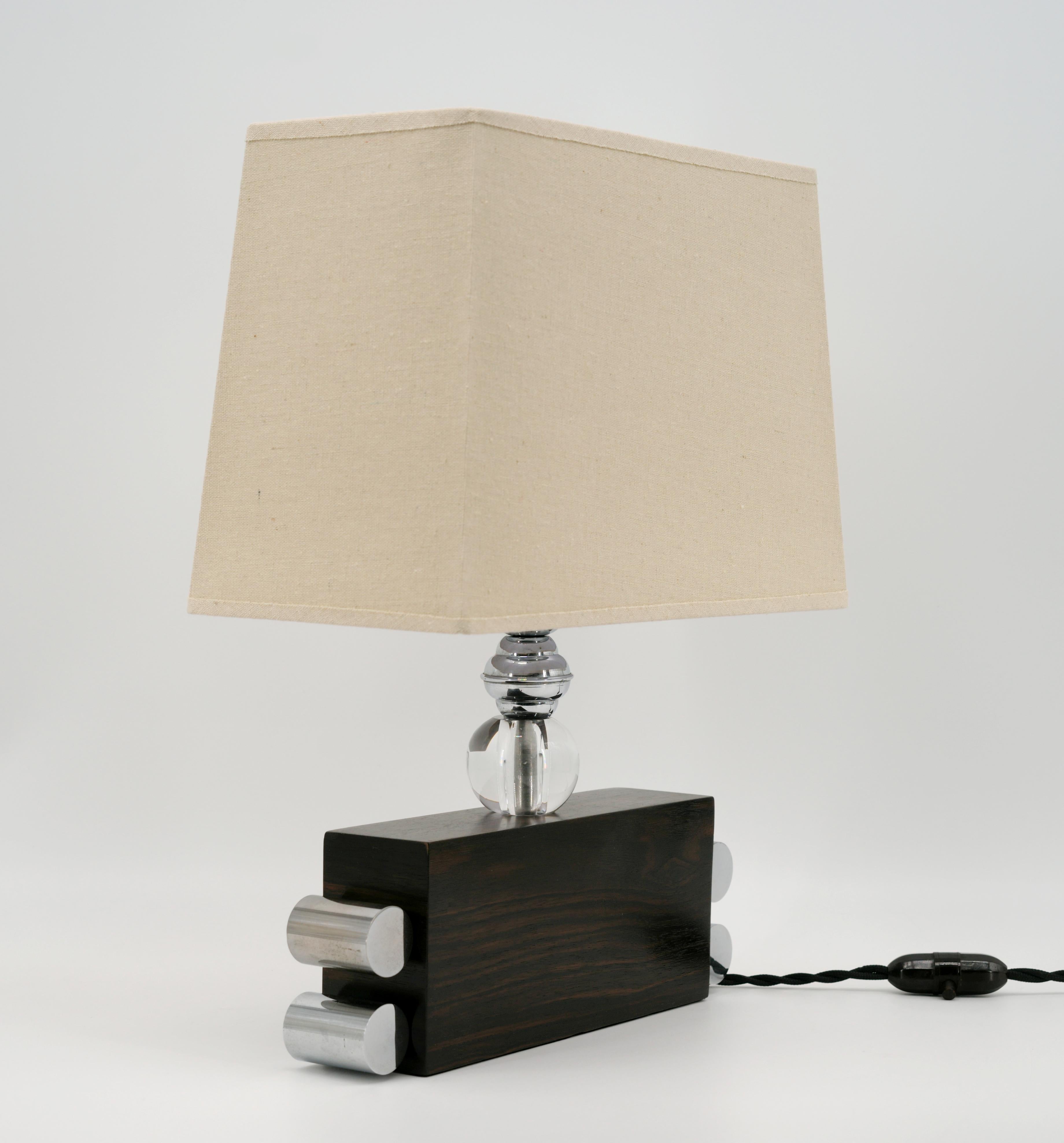 Lámpara de mesa francesa Art Déco de cromo y macasar, 1920 Art Decó en venta