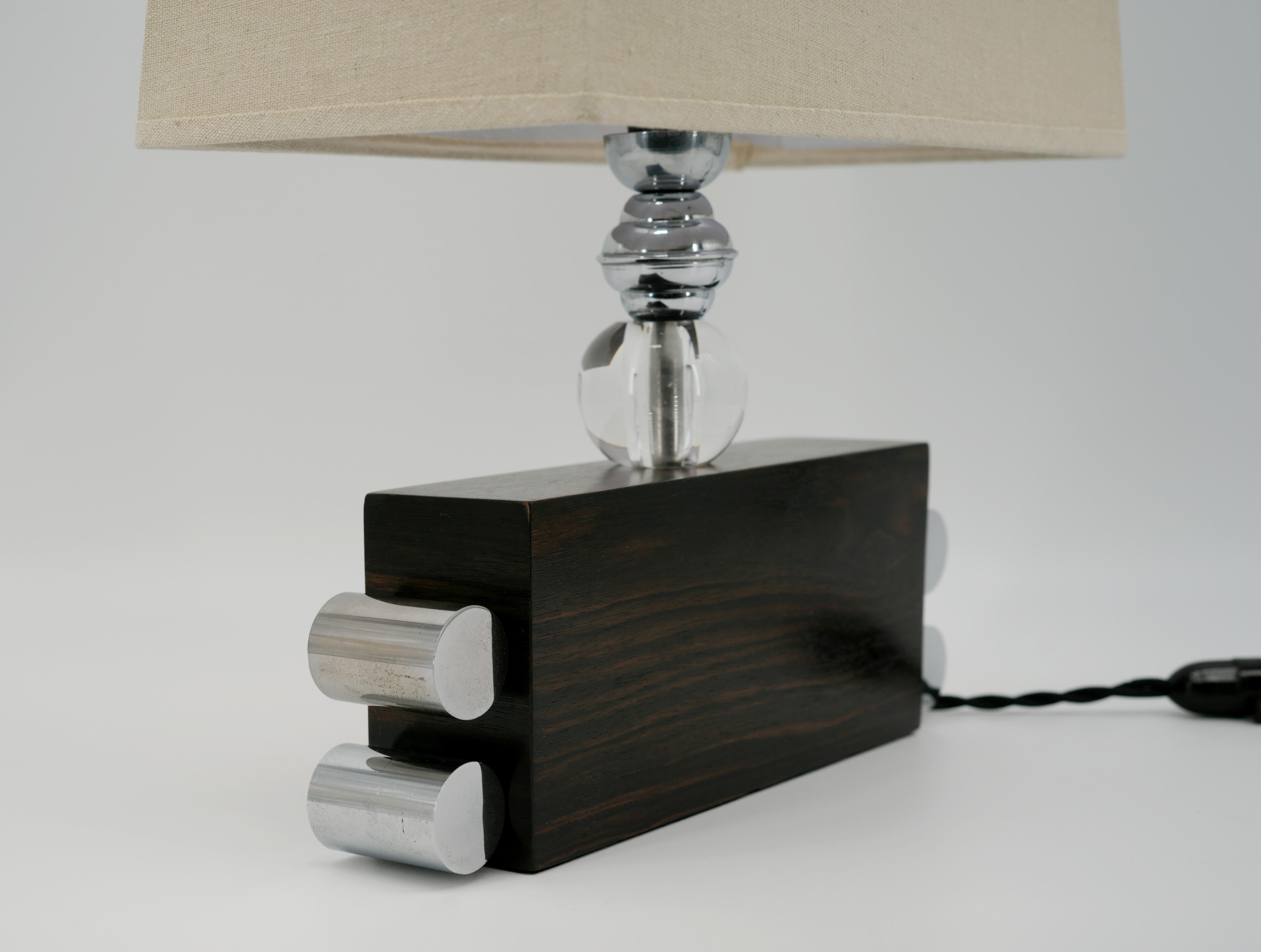 Lámpara de mesa francesa Art Déco de cromo y macasar, 1920 Francés en venta