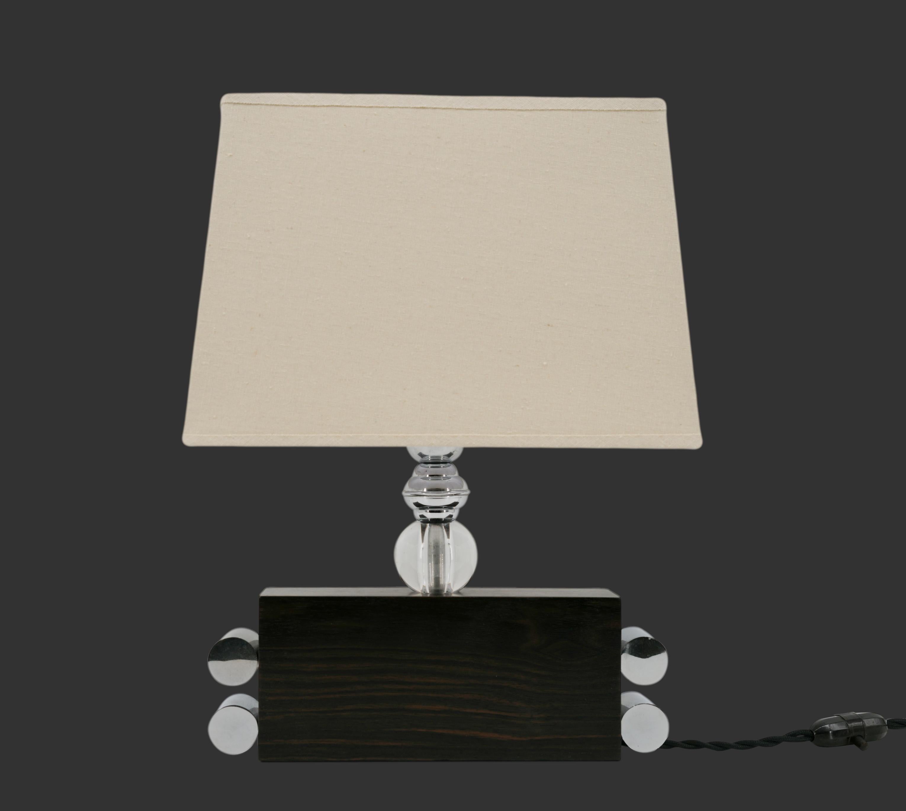 Lámpara de mesa francesa Art Déco de cromo y macasar, 1920 en venta 2