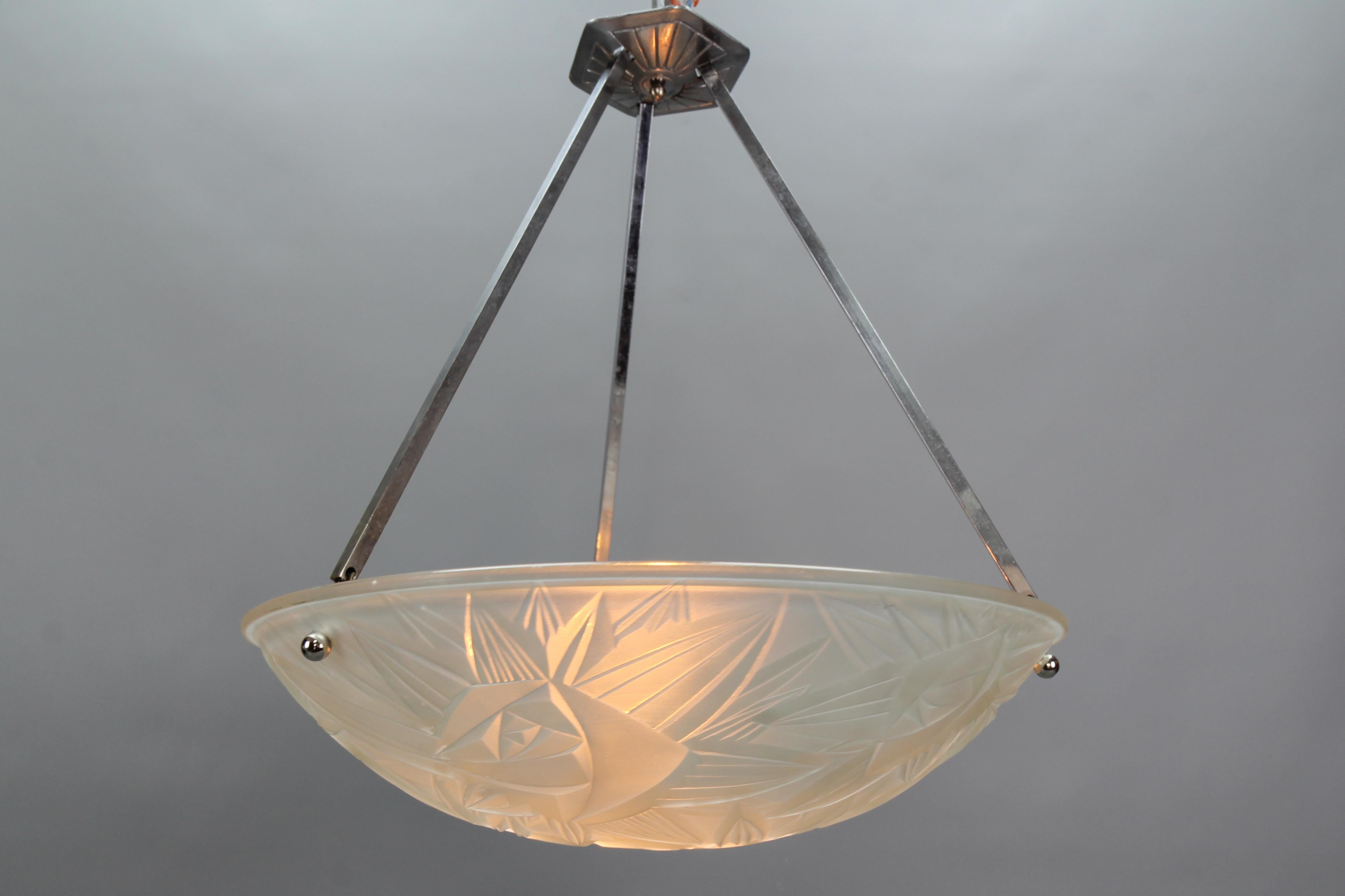 French Art Deco Chromed Brass and Frosted Glass Pendant Light by Noverdy, 1930s For Sale 1