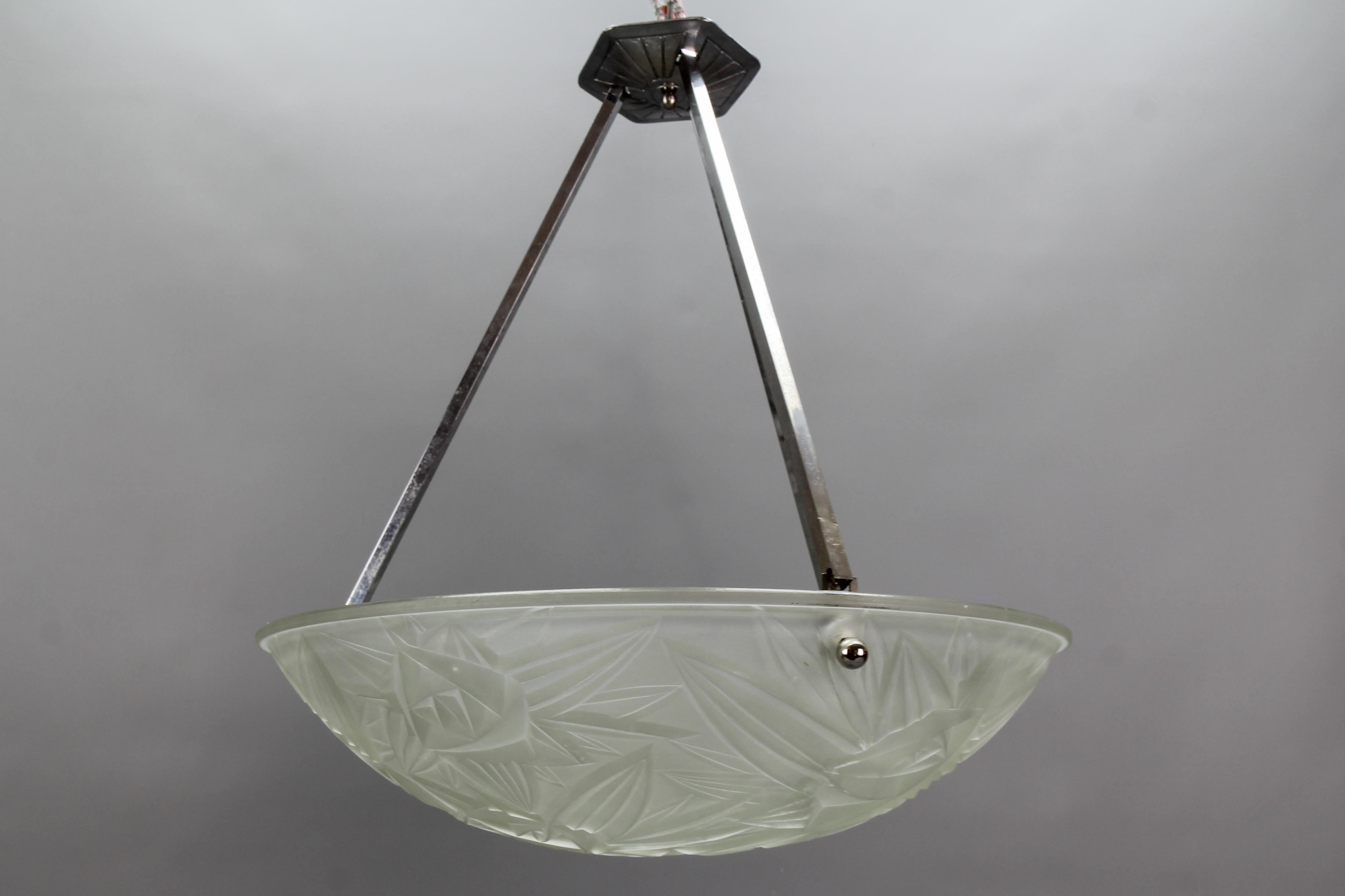 French Art Deco Chromed Brass and Frosted Glass Pendant Light by Noverdy, 1930s For Sale 4