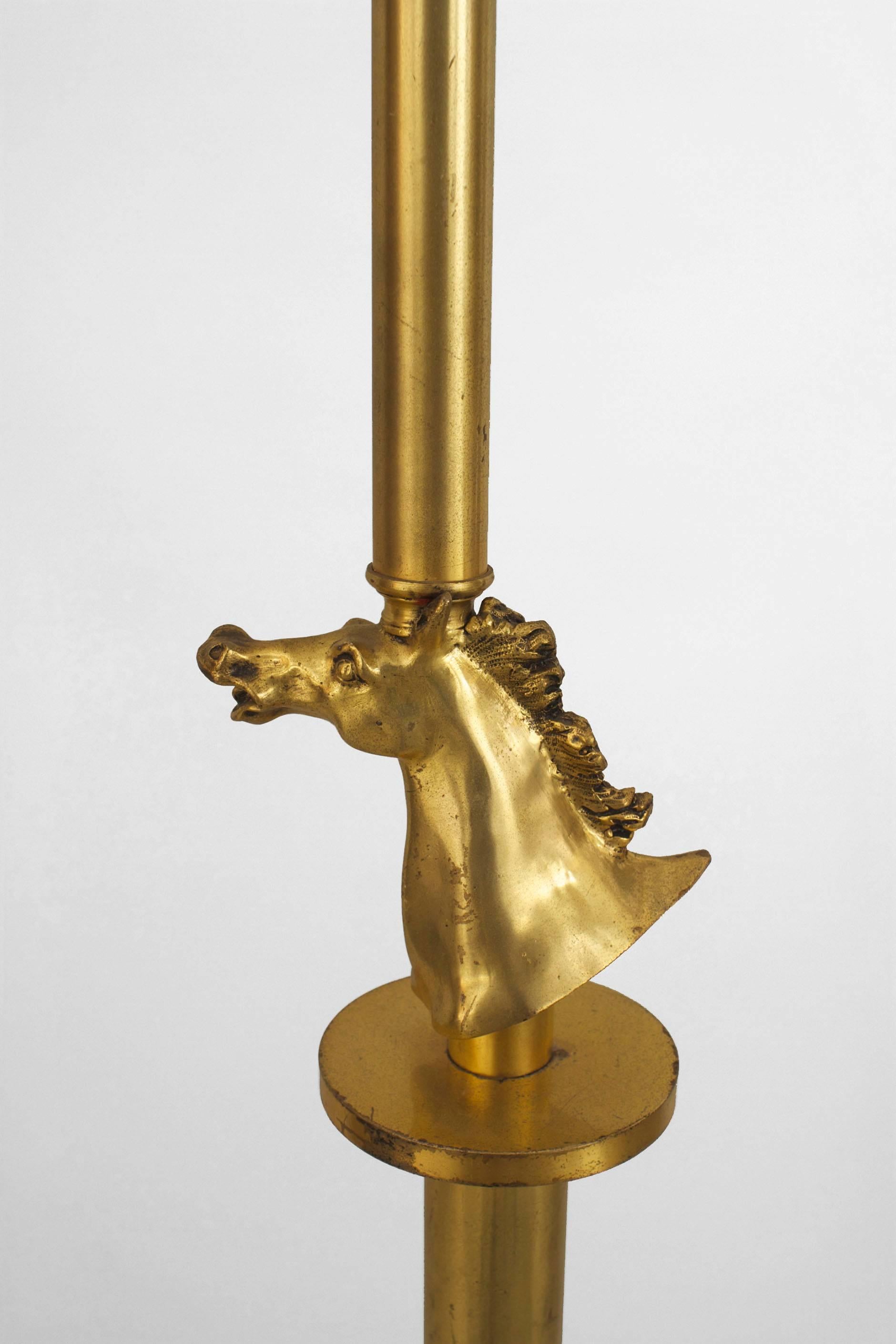 Lámpara de pie Art Decó francesa con cabeza de caballo de bronce dorado en Bueno estado para la venta en Queens, NY