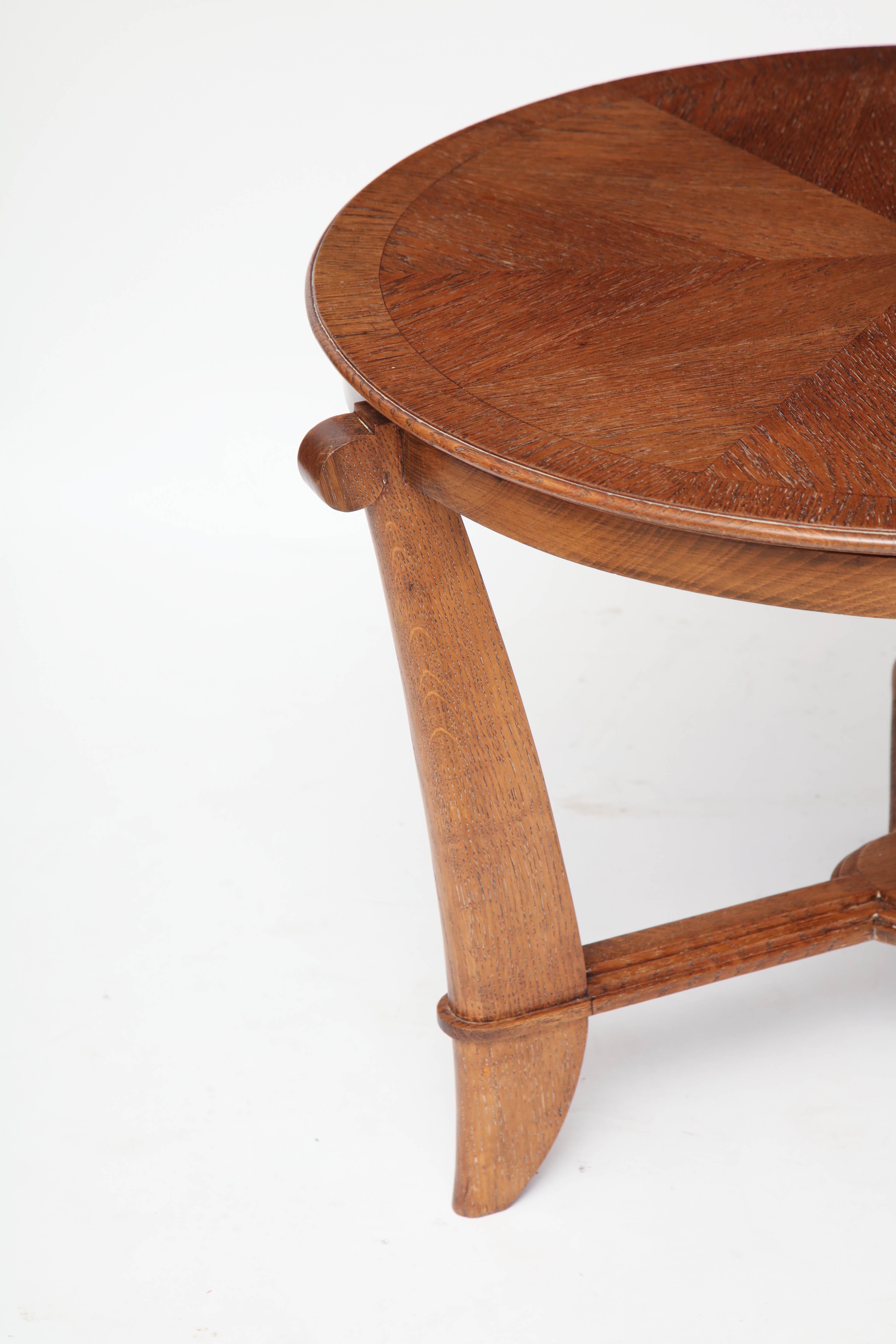 Mid-20th Century French Art Deco Circular Oak Side Table with Shaped Legs For Sale