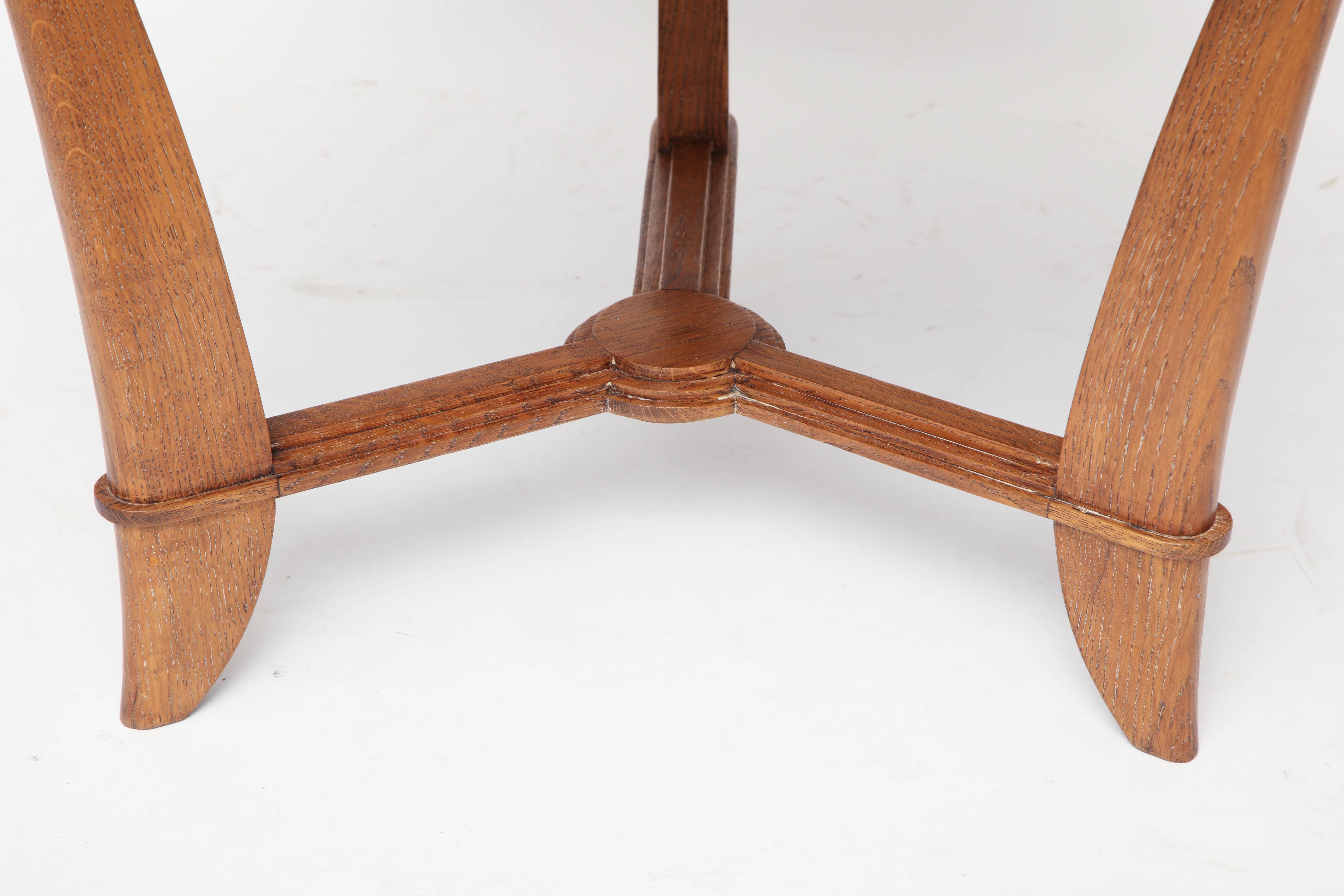 French Art Deco Circular Oak Side Table with Shaped Legs For Sale 1