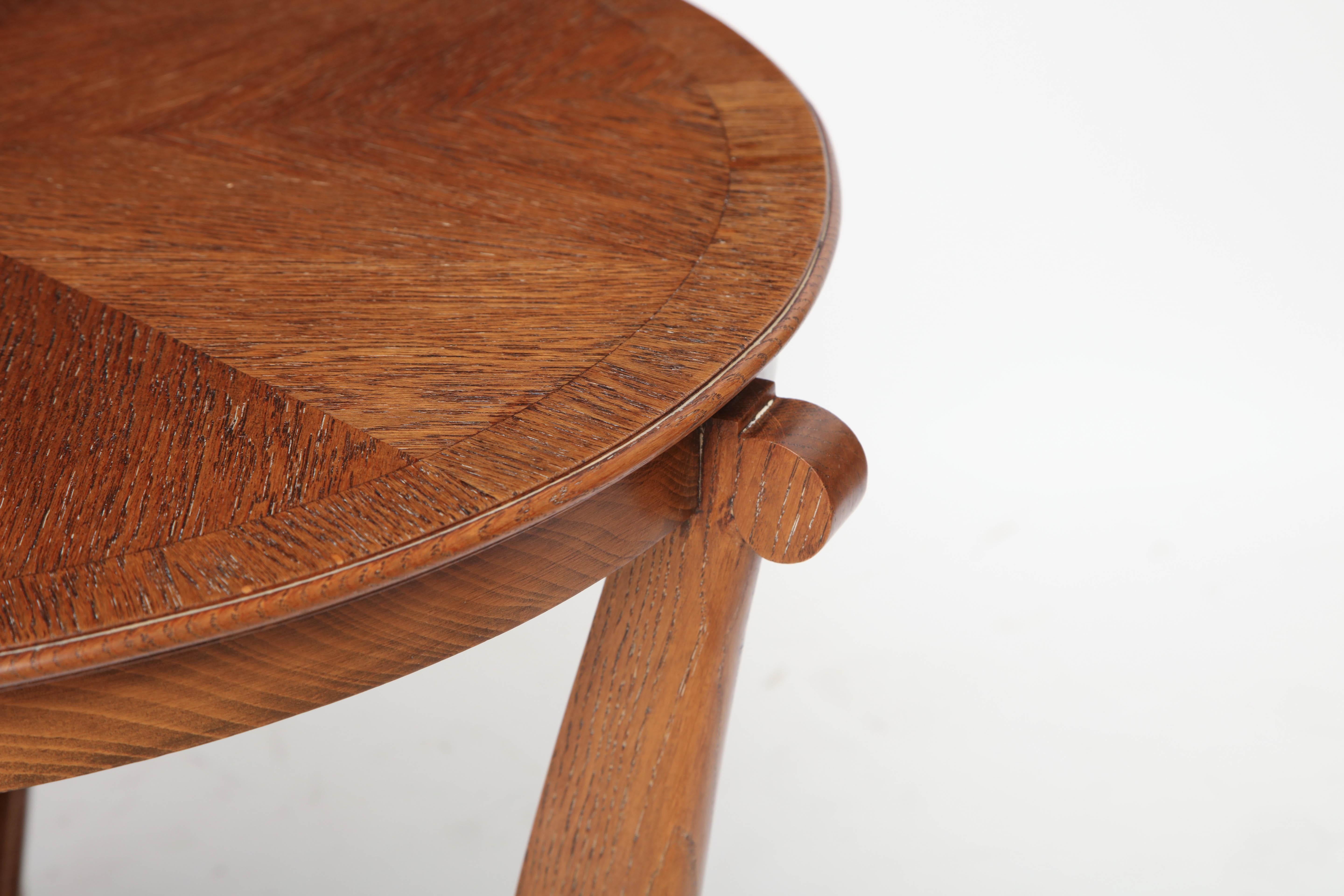 French Art Deco Circular Oak Side Table with Shaped Legs For Sale 2