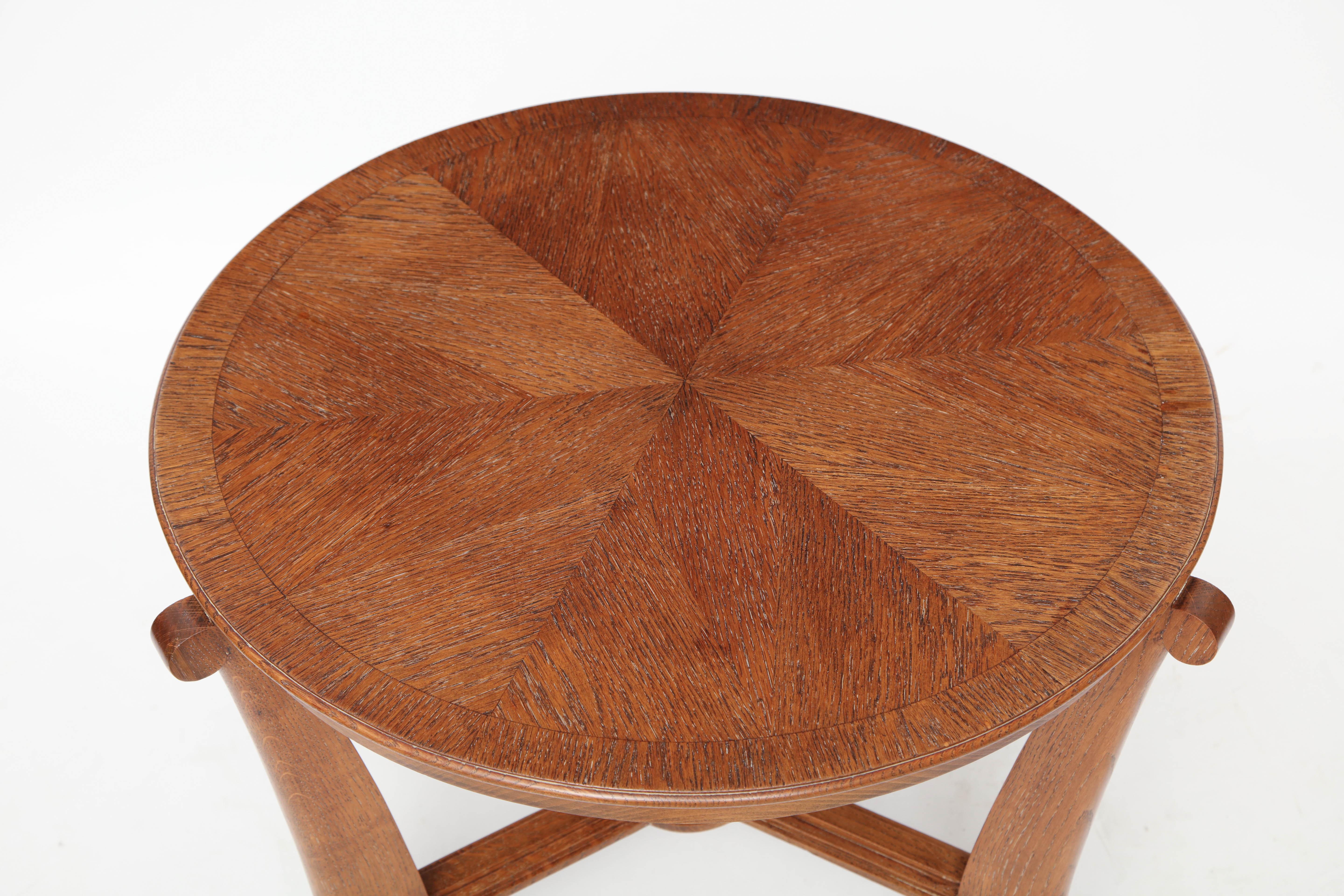 French Art Deco Circular Oak Side Table with Shaped Legs For Sale 3