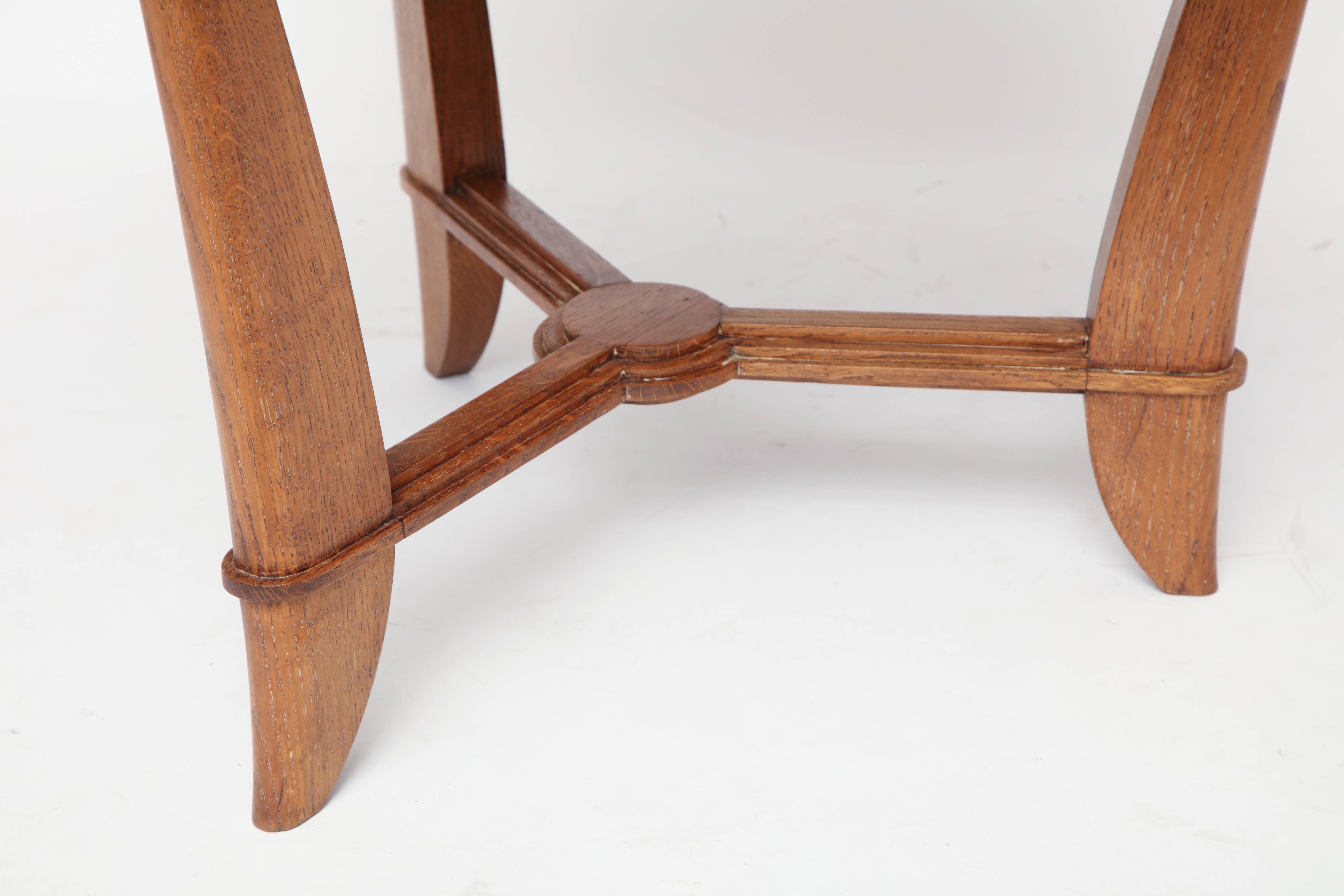 French Art Deco Circular Oak Side Table with Shaped Legs For Sale 4
