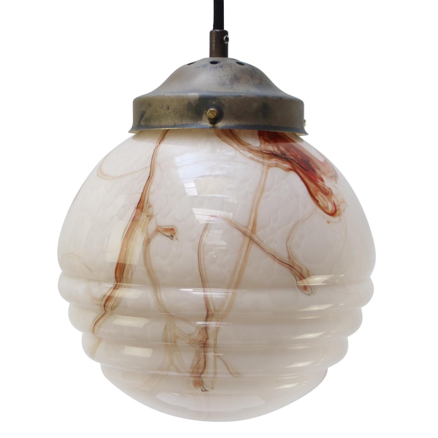 Lampe suspendue en verre marbré 