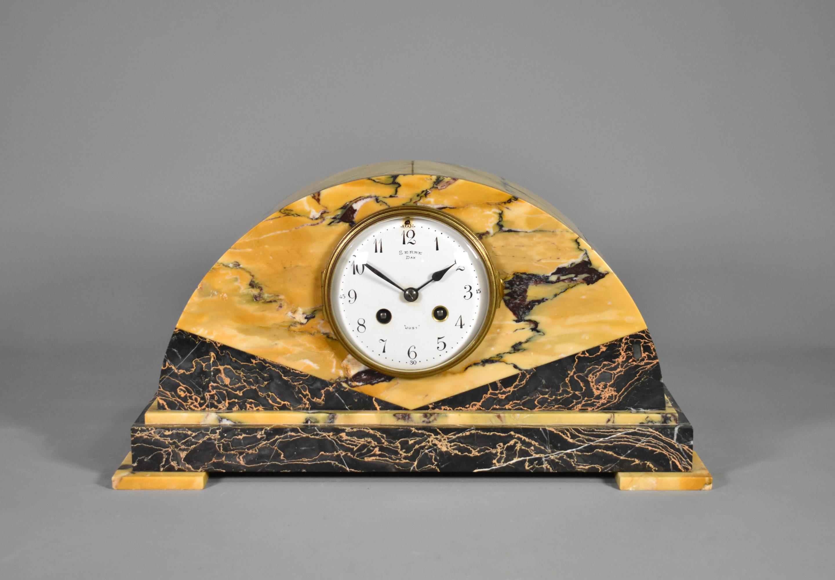 Francese Set di orologi e guarniture in stile Art Déco francese in vendita