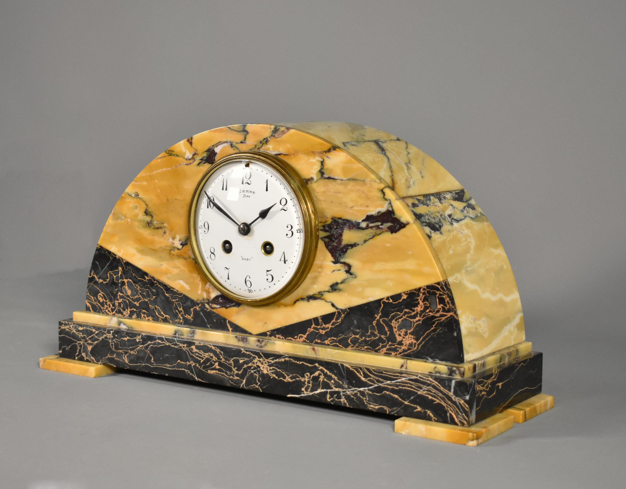 XX secolo Set di orologi e guarniture in stile Art Déco francese in vendita