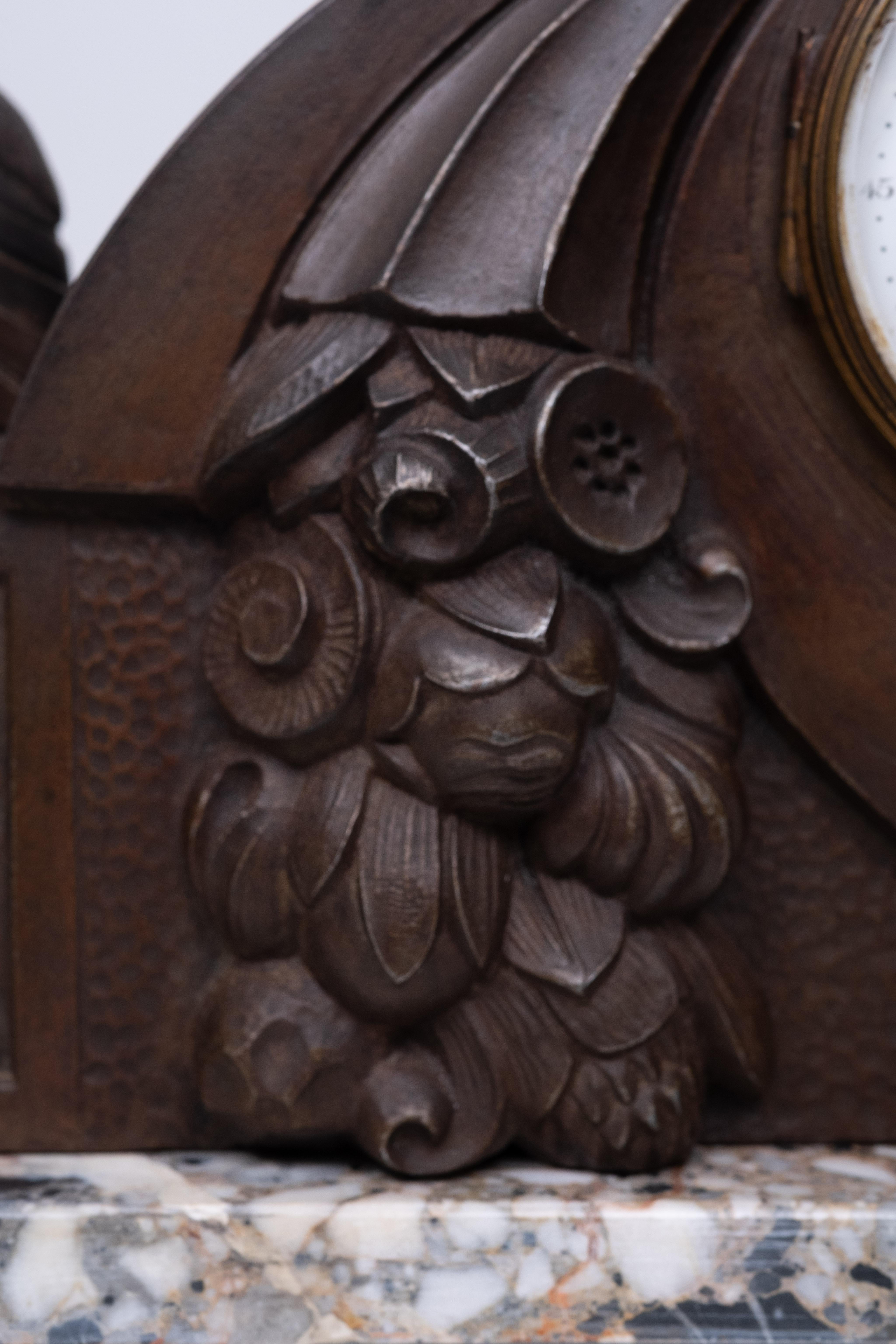 Reloj Art Decó francés con pájaros estilizados y guarnición 1925 Cinc en venta