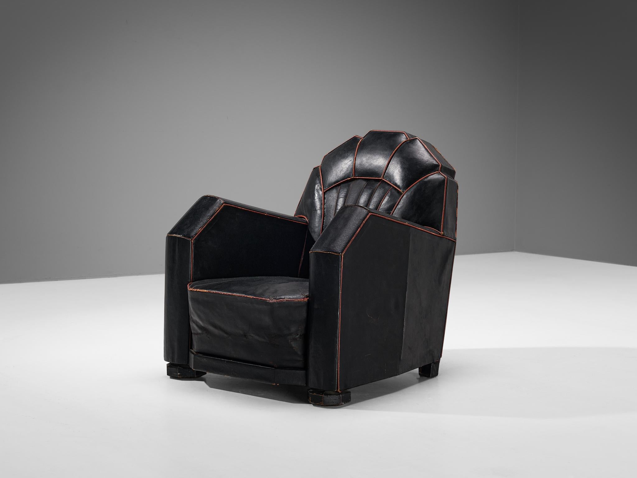 Cuir Fauteuil club Art Déco français en cuir noir en vente