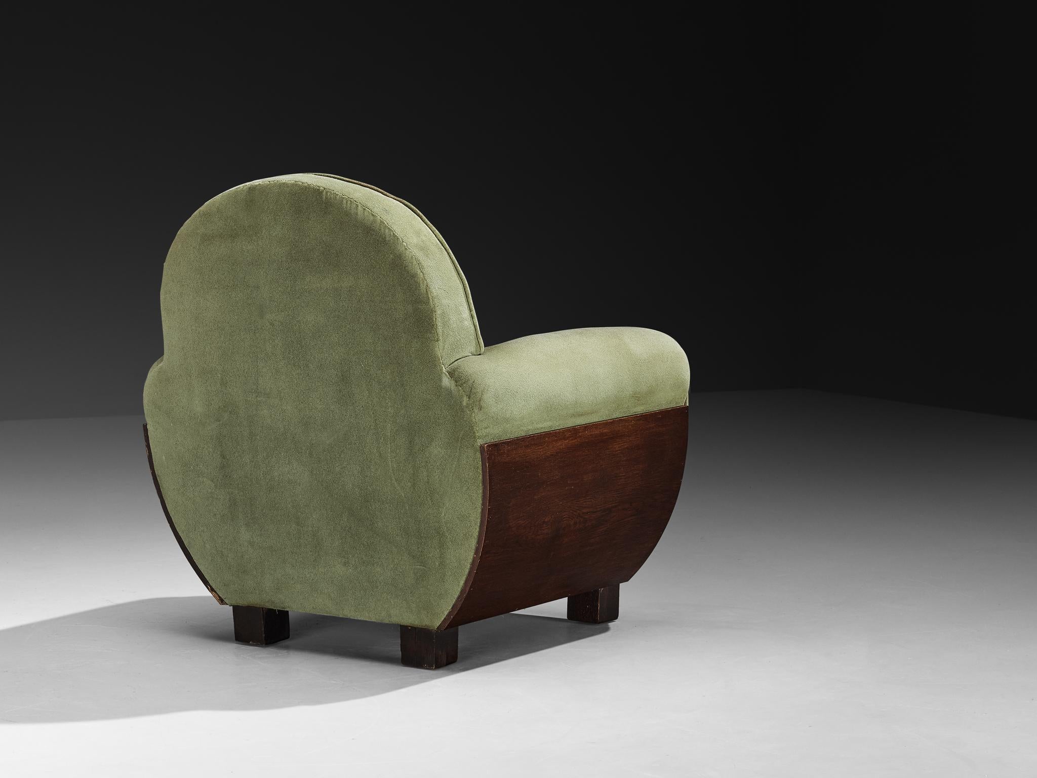 Silla Club Art Decó francesa de roble y tela mediados del siglo XX en venta