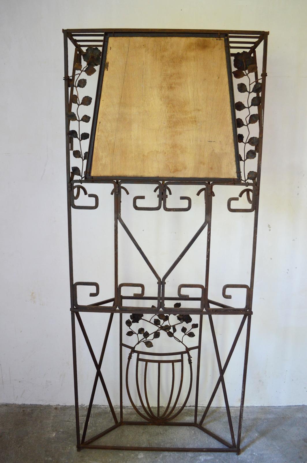 French Art Deco Coat-Rack in Wrought Iron, with Roses, circa 1930 For Sale 12