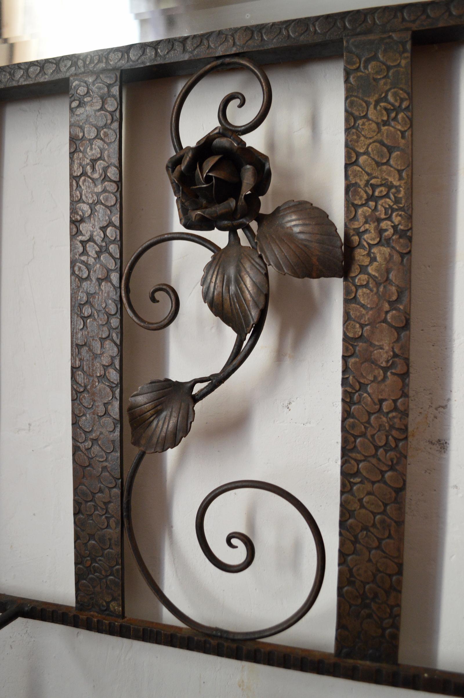 Mirror French Art Deco Coat-Rack in Wrought Iron, with Roses, circa 1930 For Sale