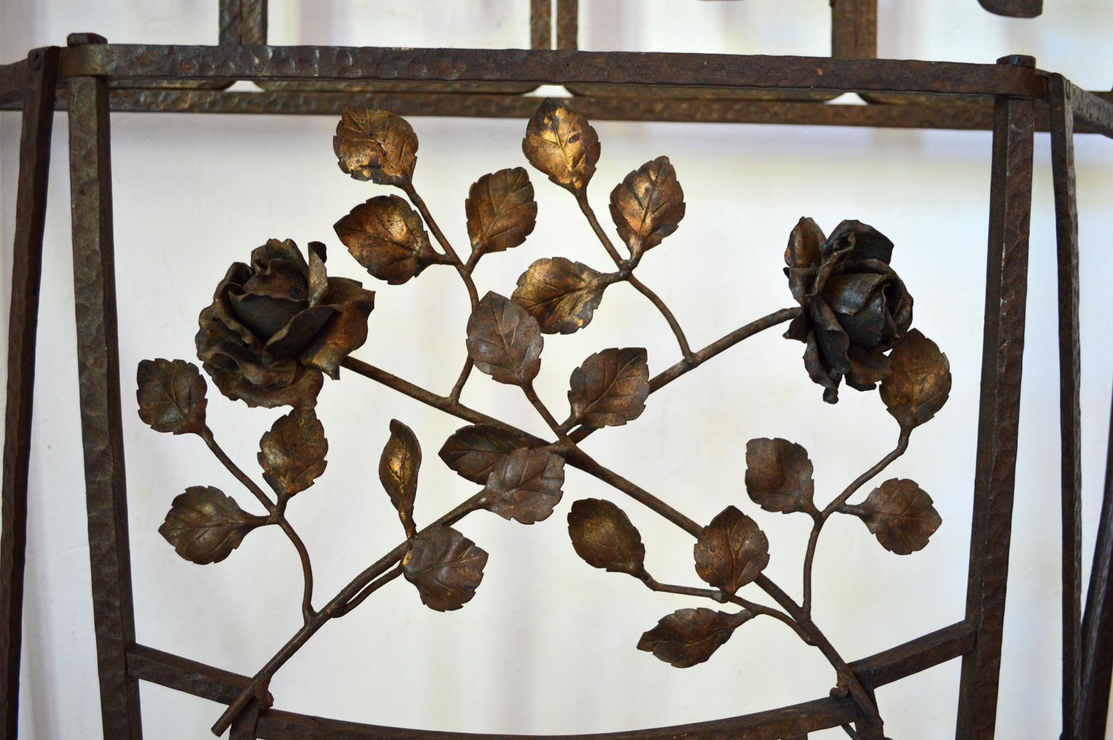 French Art Deco Coat-Rack in Wrought Iron, with Roses, circa 1930 For Sale 2