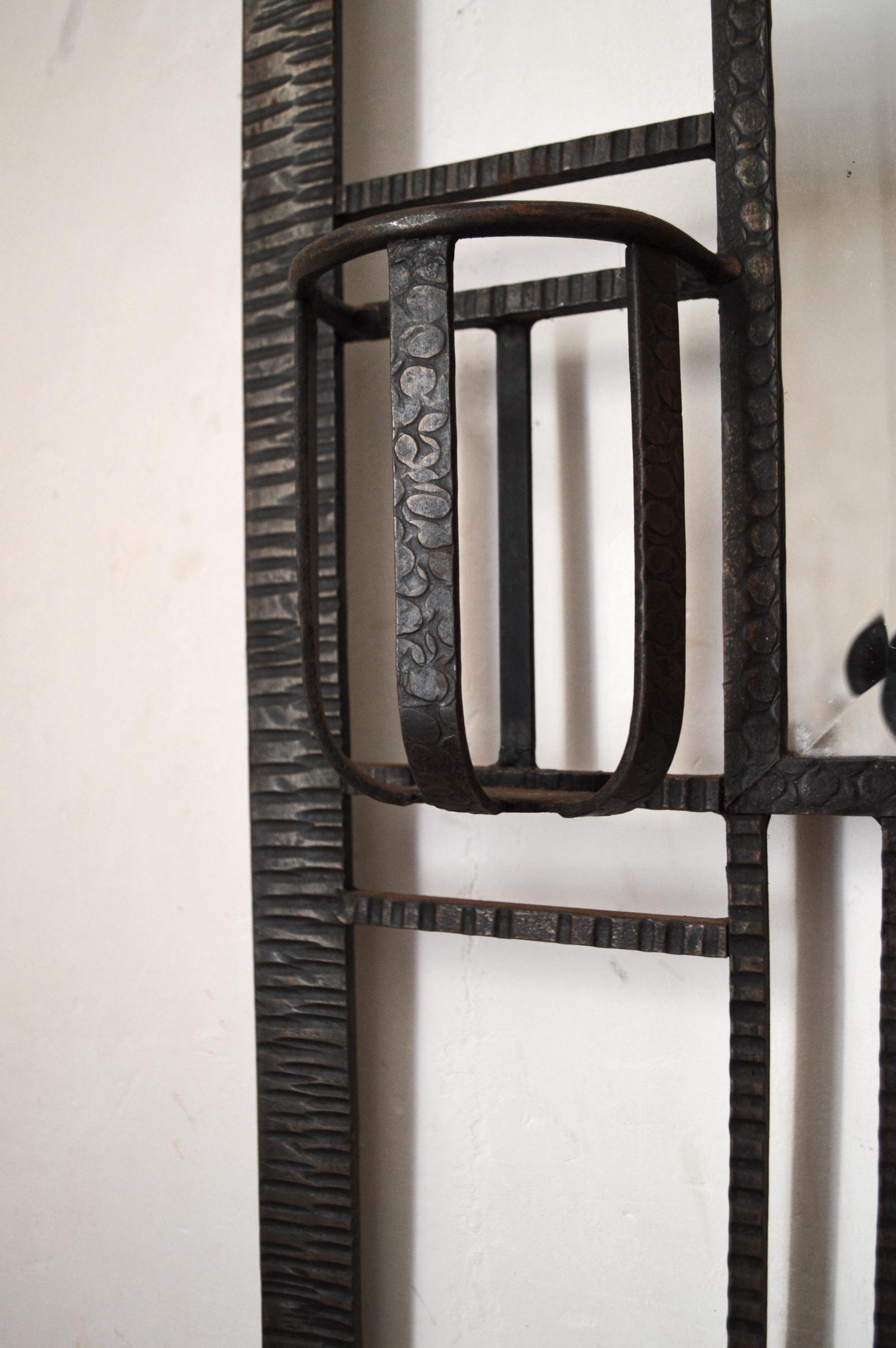 French Art Deco Coat-Rack in Wrought Iron, with Roses, circa 1930 For Sale 1