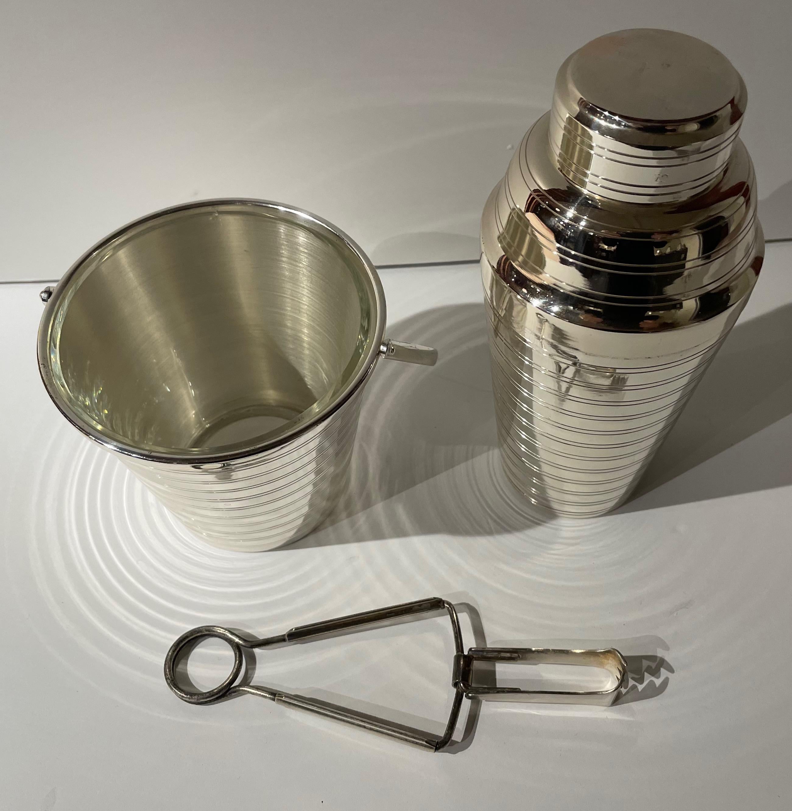 French Art Deco Cocktail Shaker Matching Ice Bucket and Tongs In Good Condition In Oakland, CA