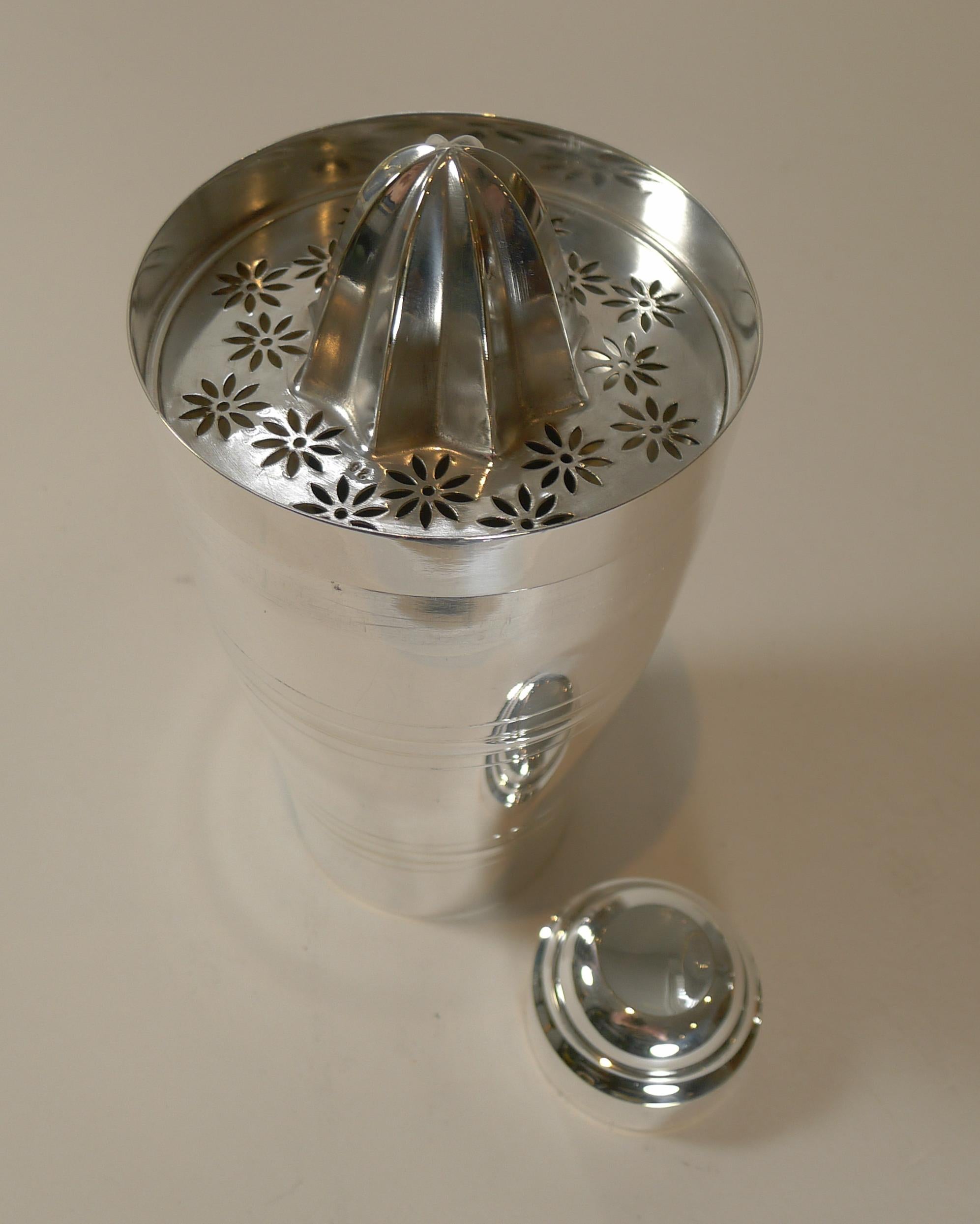 French Art Deco Cocktail Shaker with Lemon Reamer c.1930 by St. Medard, Paris For Sale 3