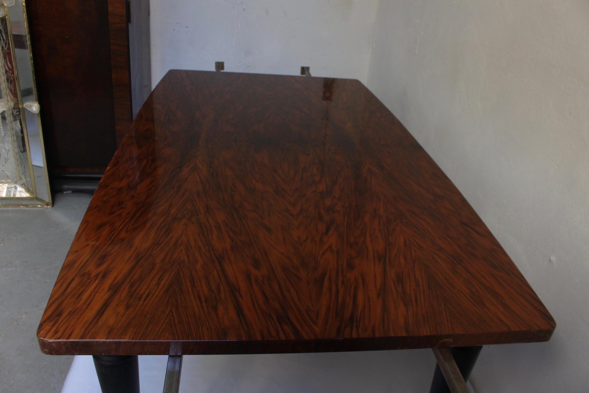 French Art Deco High Quality American Walnut Burl Extensible Dining Table, 1940s For Sale 6