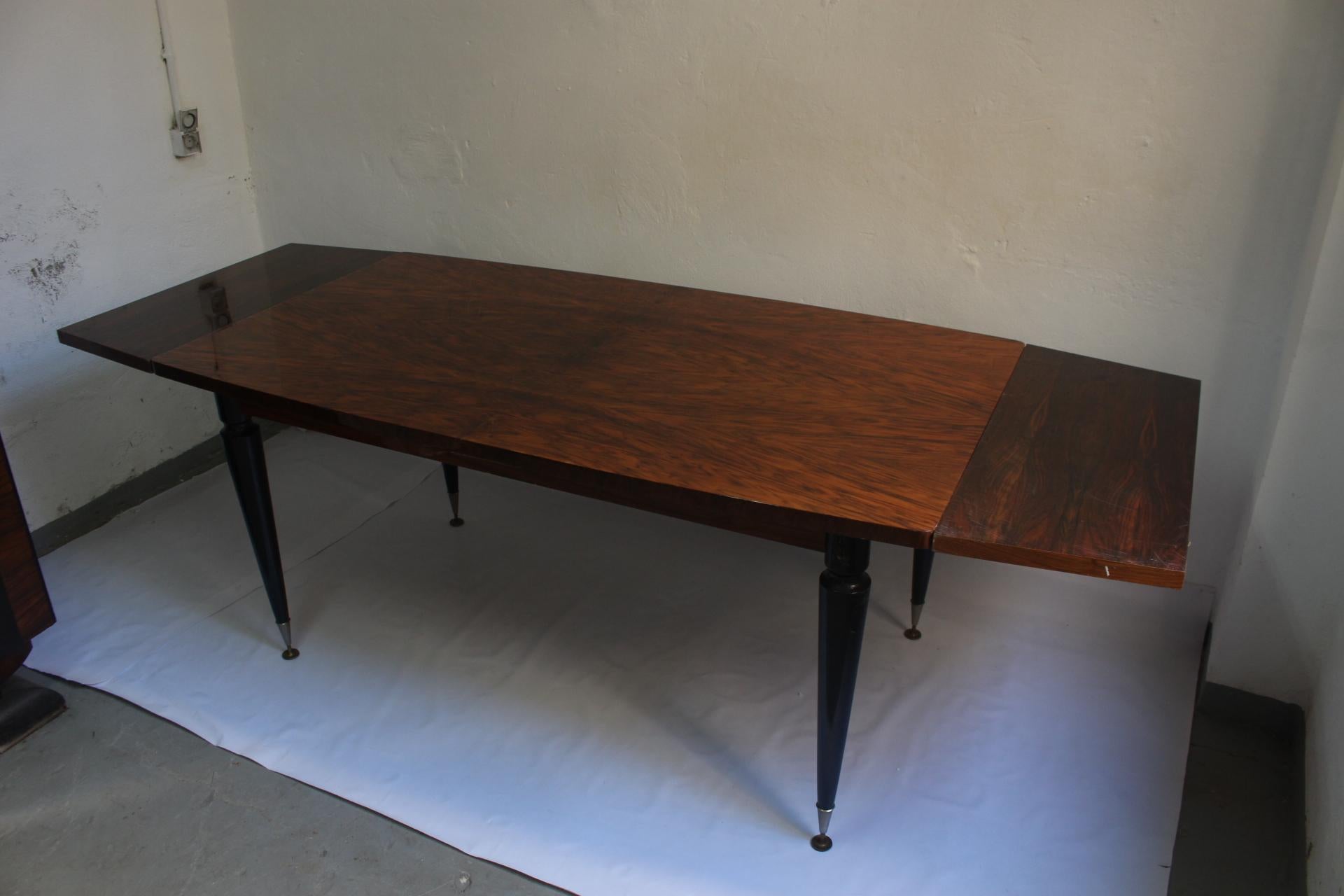French Art Deco High Quality American Walnut Burl Extensible Dining Table, 1940s For Sale 7