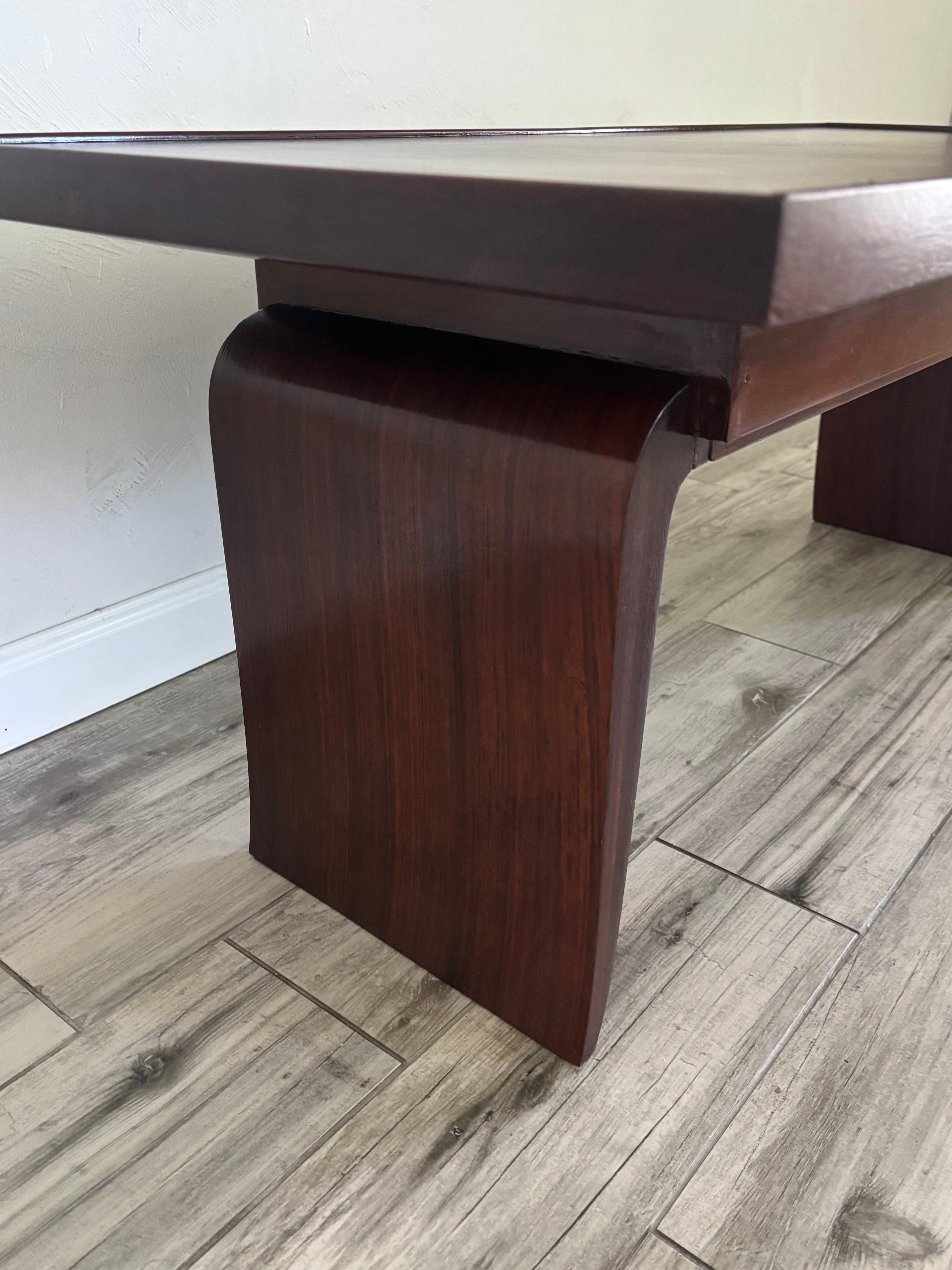 Legno Tavolino da caffè francese Art Déco attribuito a Jean Pascaud, anni '30 in vendita
