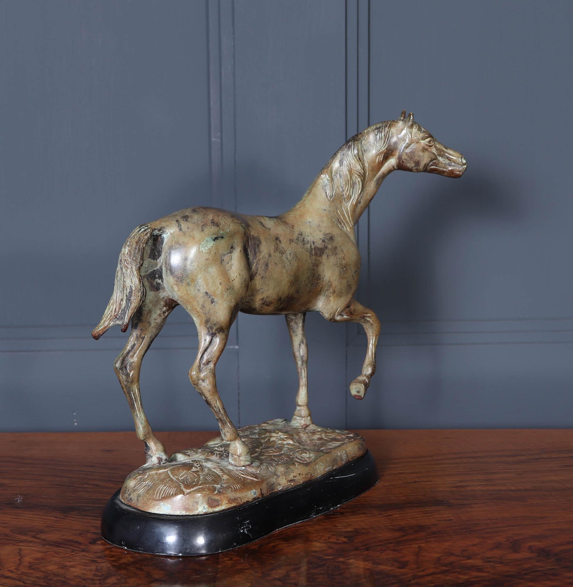 Bronzo dipinto a freddo di un cavallo in stile Art Deco francese in vendita 2