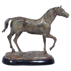 Bronce pintado en frío Art Decó francés de un caballo
