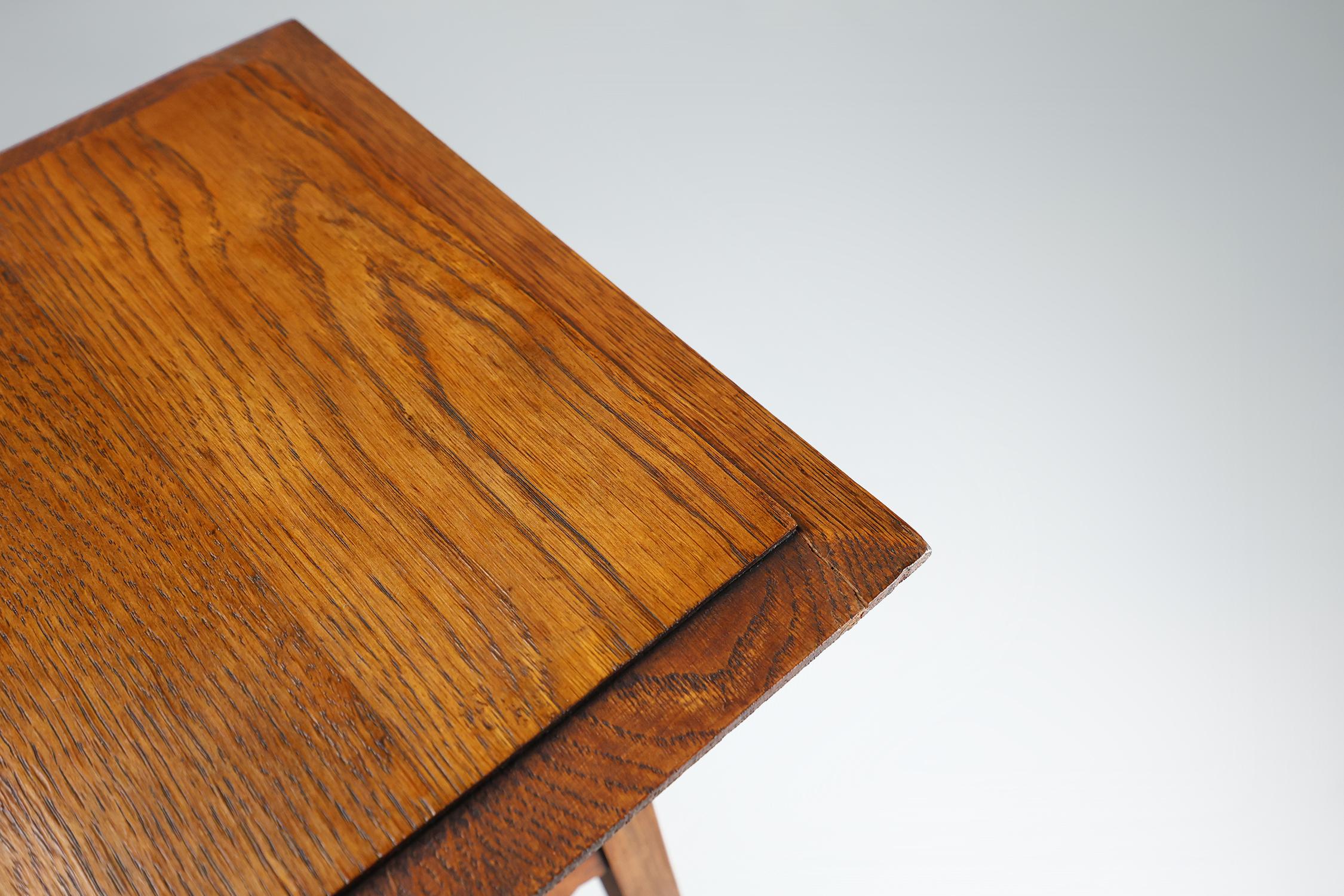 Console o pied de stalle Art Déco francese in legno di quercia, 1920 ca. in vendita 5