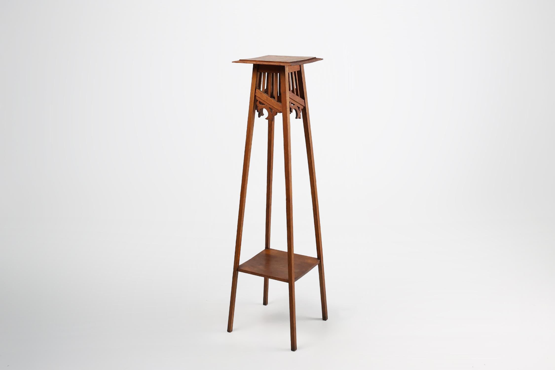 Francese Console o pied de stalle Art Déco francese in legno di quercia, 1920 ca. in vendita