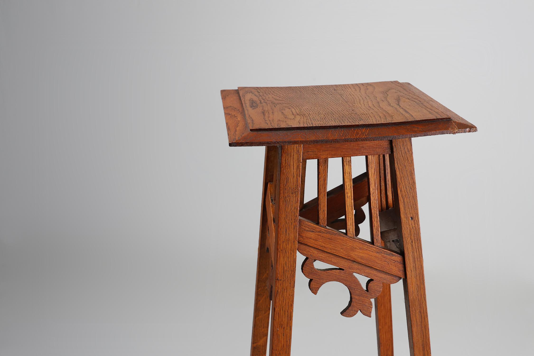 Inizio XX secolo Console o pied de stalle Art Déco francese in legno di quercia, 1920 ca. in vendita