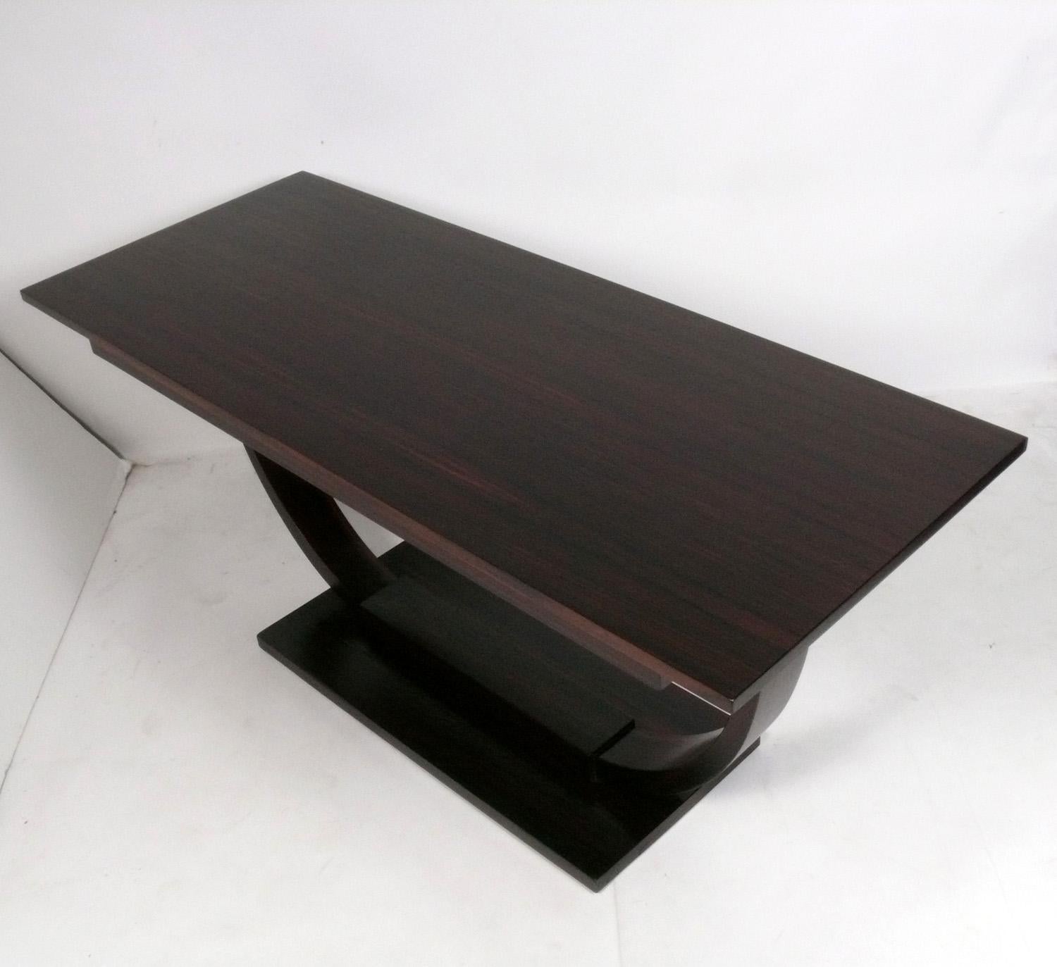 French Art Deco Console Table in Rosewood circa 1930s Refinished In Good Condition For Sale In Atlanta, GA