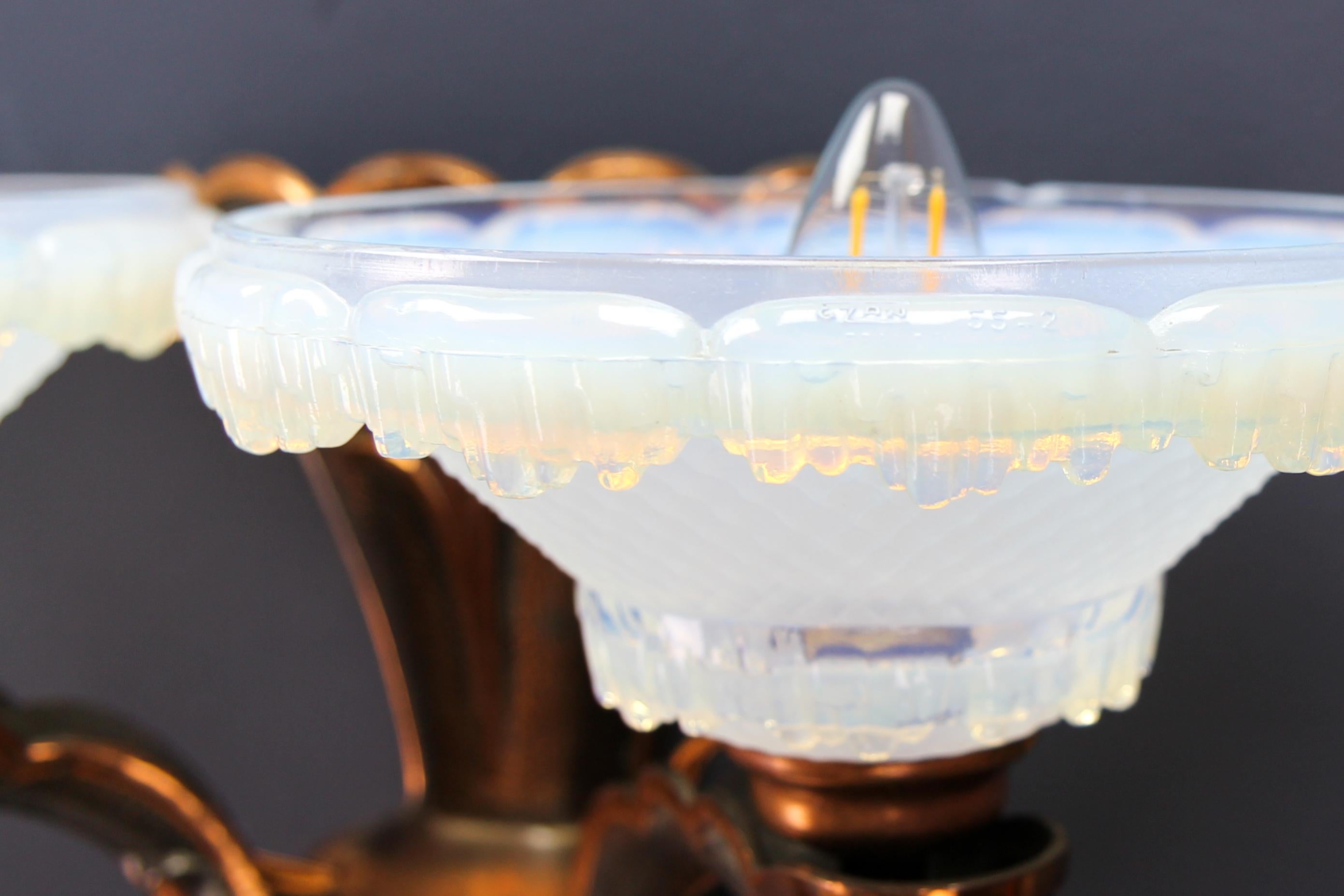 French Art Deco Copper and Opalescent Glass Sconces by Ezan, Set of Two In Good Condition For Sale In Barntrup, DE