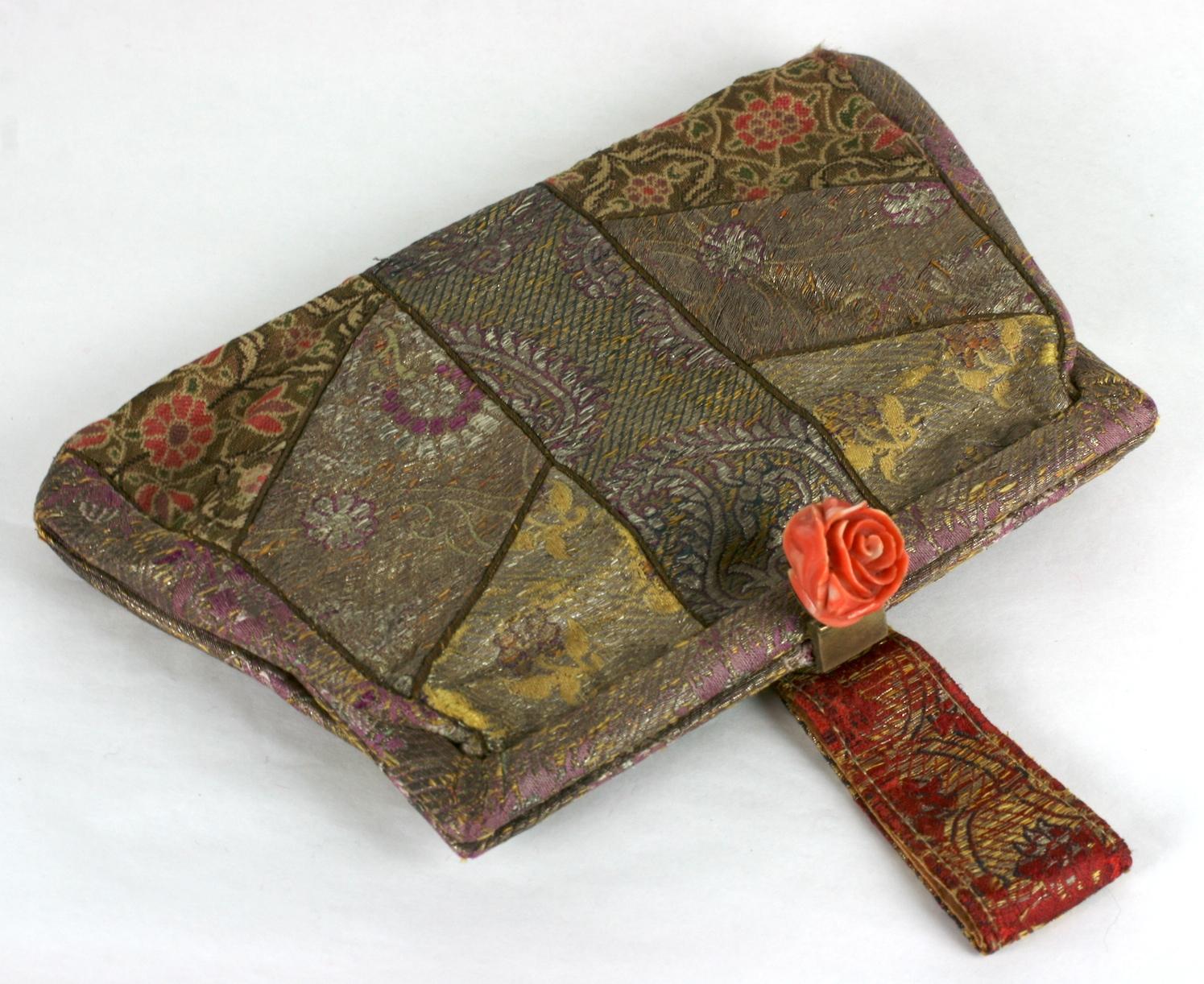 French Art Deco Coral Rose Evening Clutch Bag In Excellent Condition For Sale In New York, NY