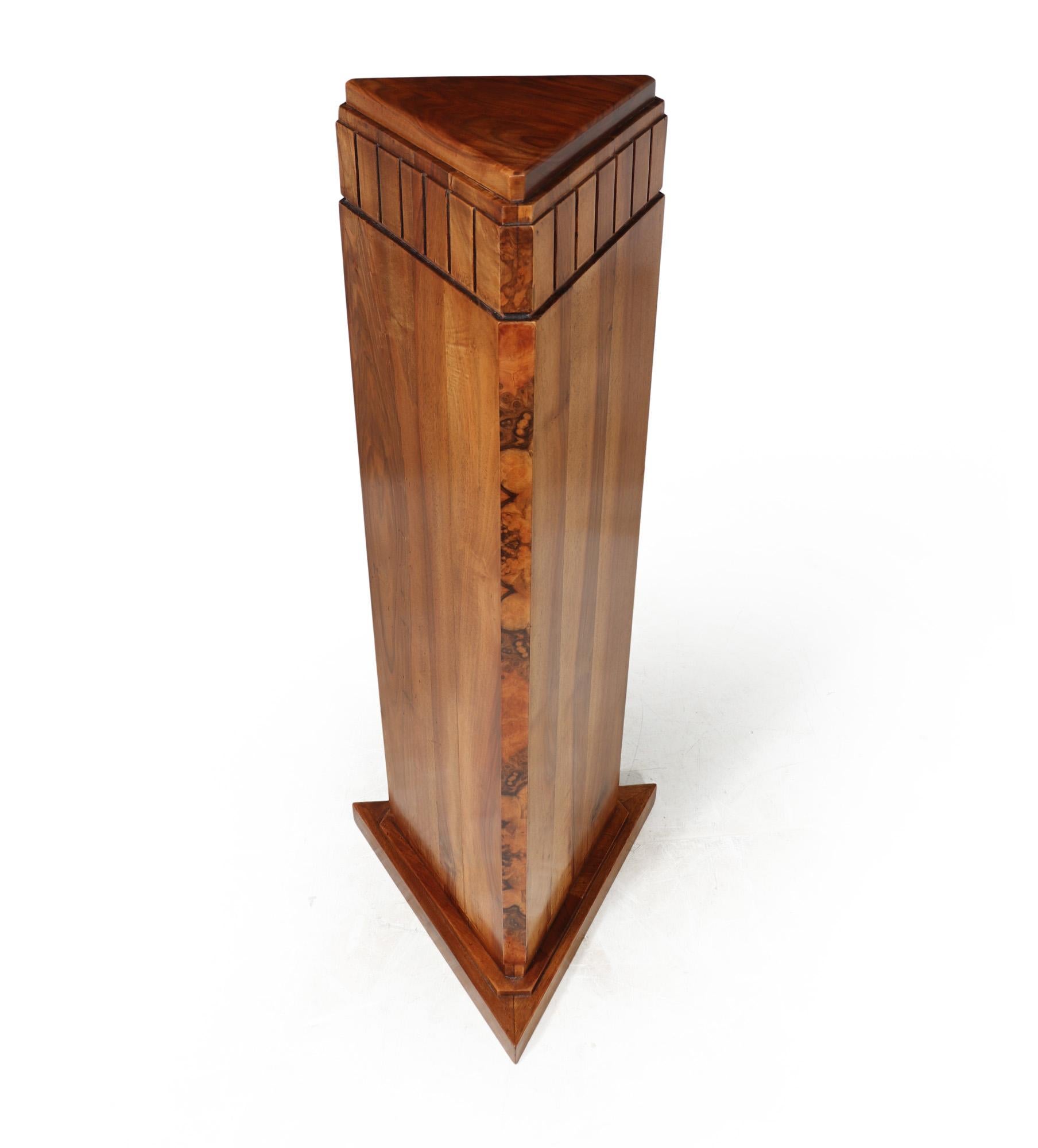 French Art Deco Corner Column In Good Condition In Paddock Wood Tonbridge, GB