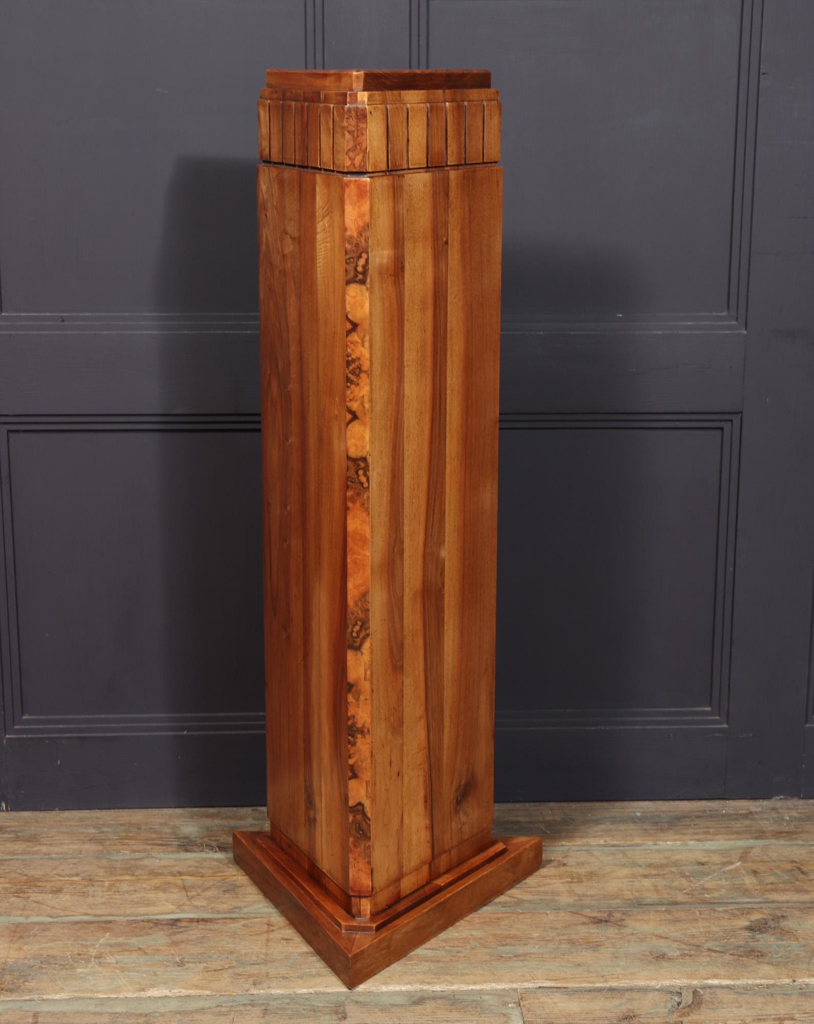 Mid-20th Century French Art Deco Corner Column