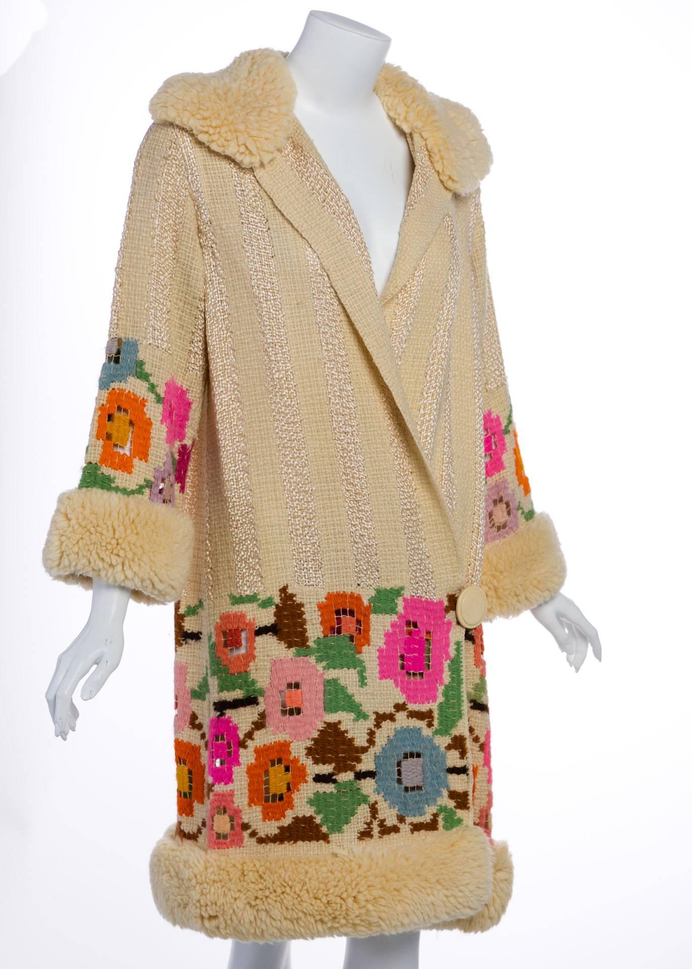 French Art Deco Couture Ivory Wool and  Silk Floral Flapper Coat, 1920s  In Excellent Condition For Sale In Boca Raton, FL