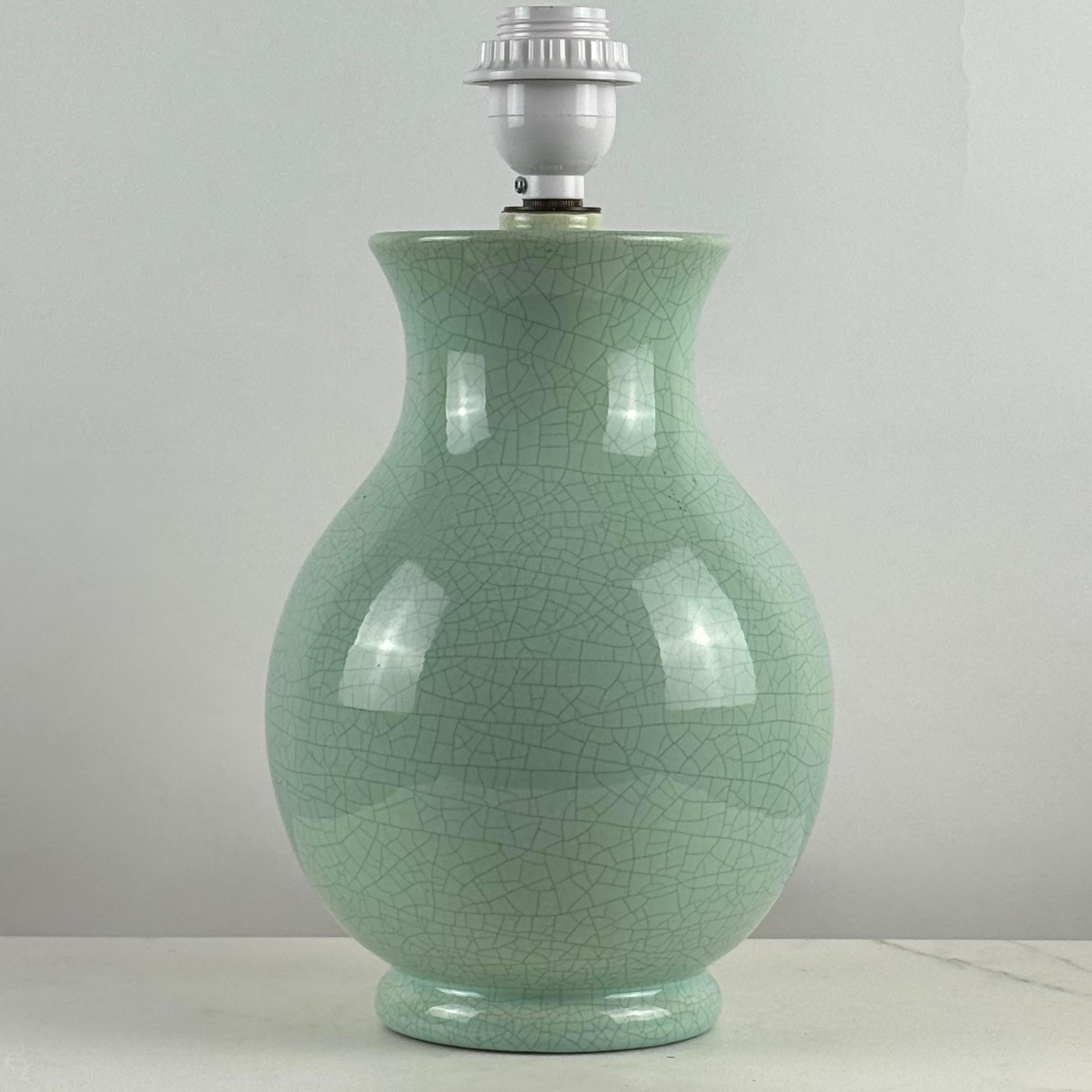 Smaltato Lampada francese Art Deco in ceramica screpolata con paralume in carta pergamena personalizzato in vendita
