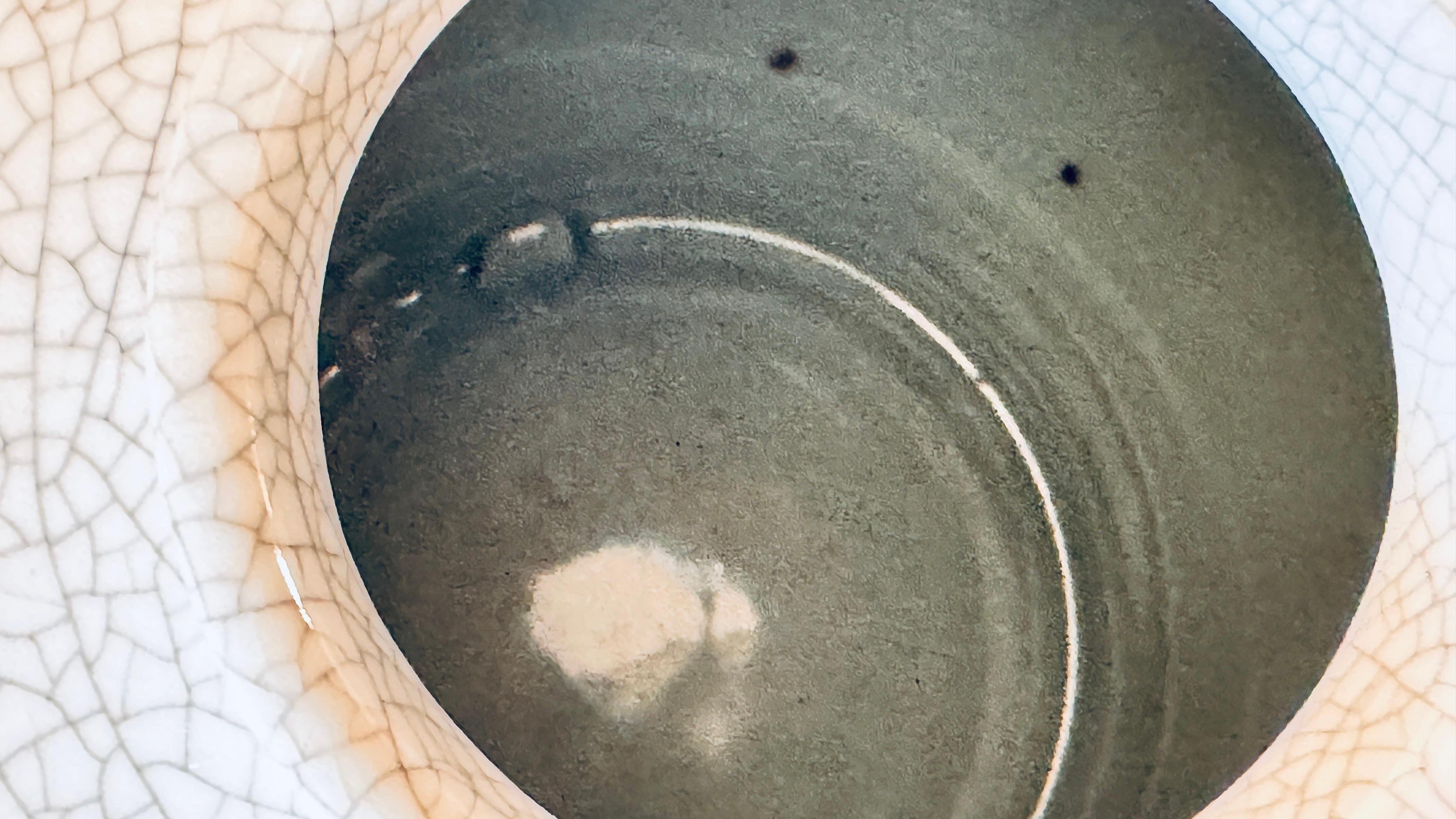Vaso in ceramica crepata Art Deco francese, bianco con delicate screpolature, XX secolo in vendita 3