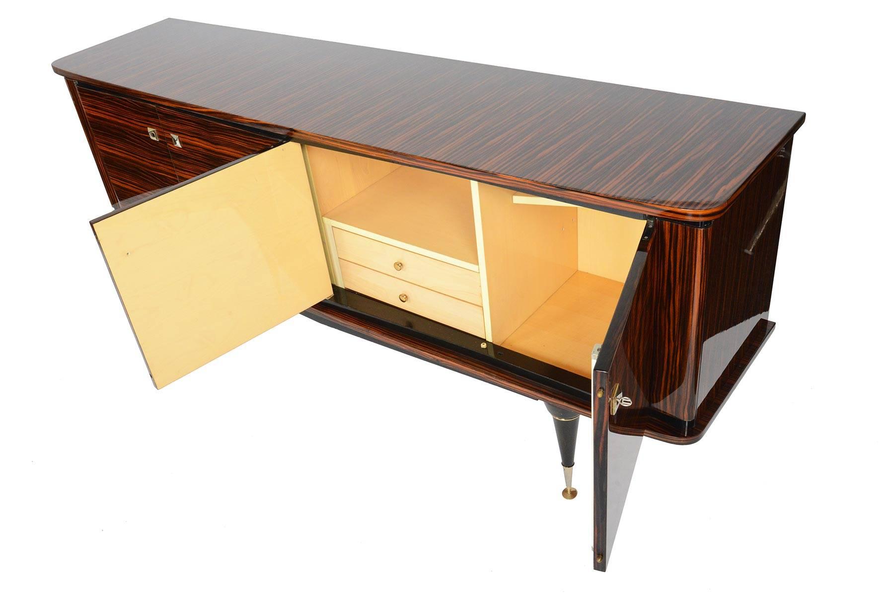 Crédence Art déco française à Macassar 2