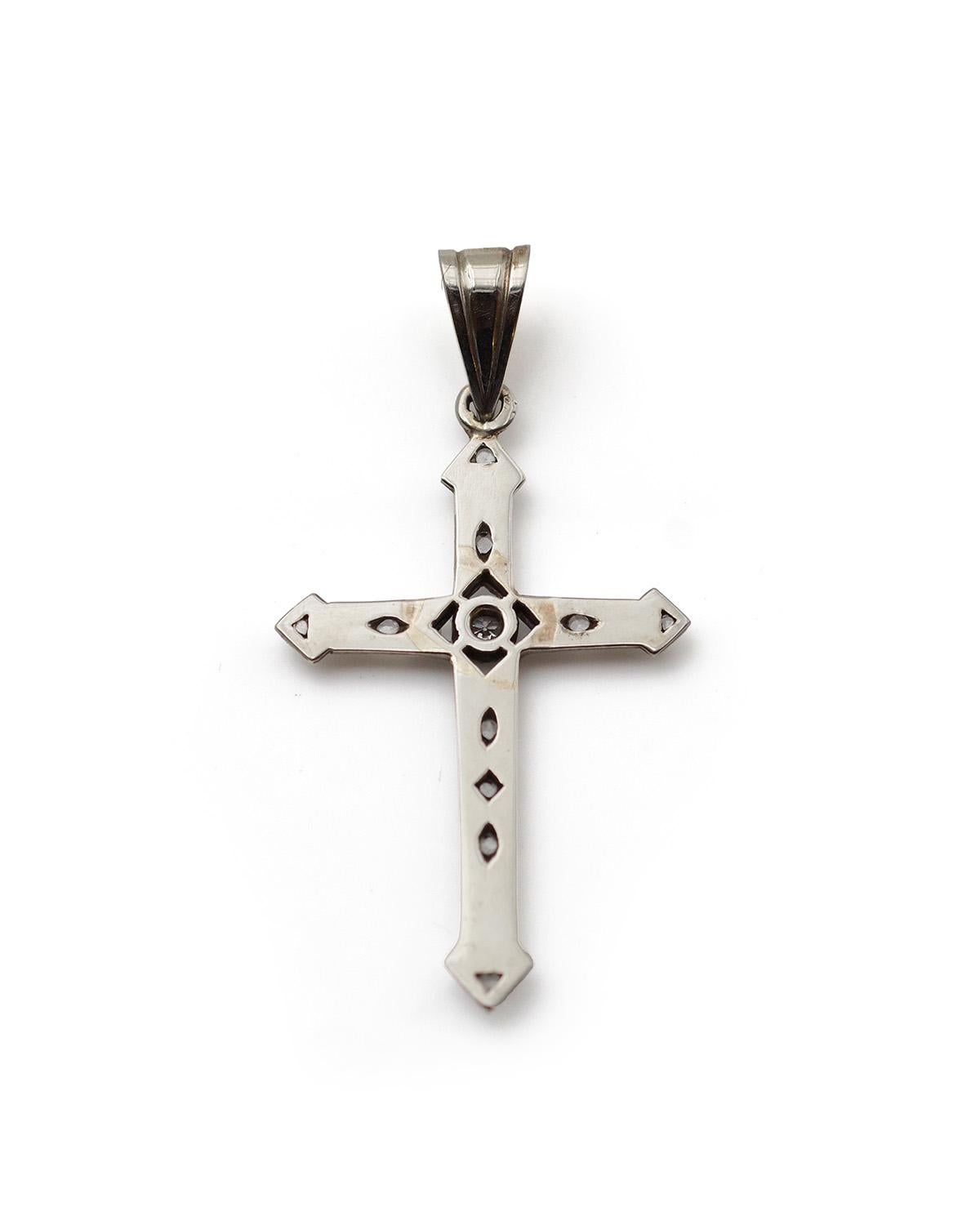 French Art Deco cross pendant with diamonds in 18k gold, antique cross pendant en Bueno estado para la venta en PARIS, FR