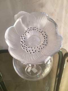 French Art Deco Crystal Anemone Perfume Bottle by René Lalique, 1930s